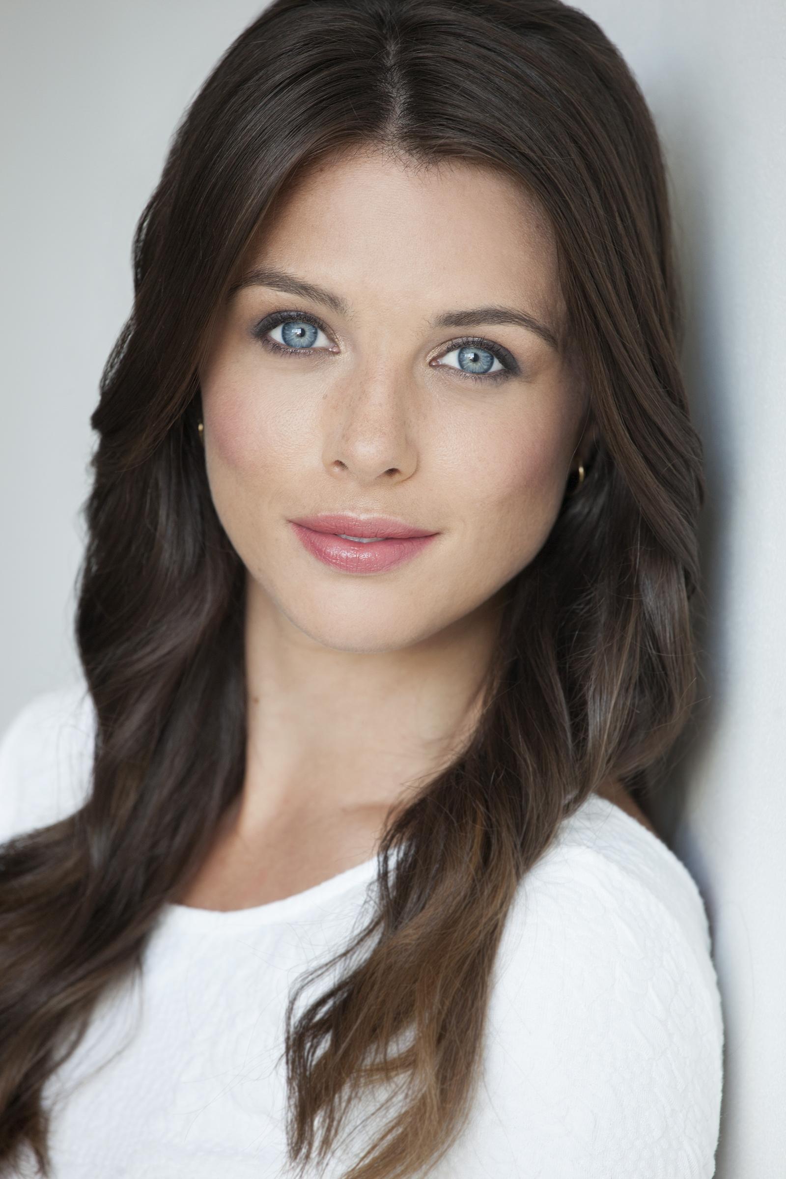 actor Alanna LeVierge large photo