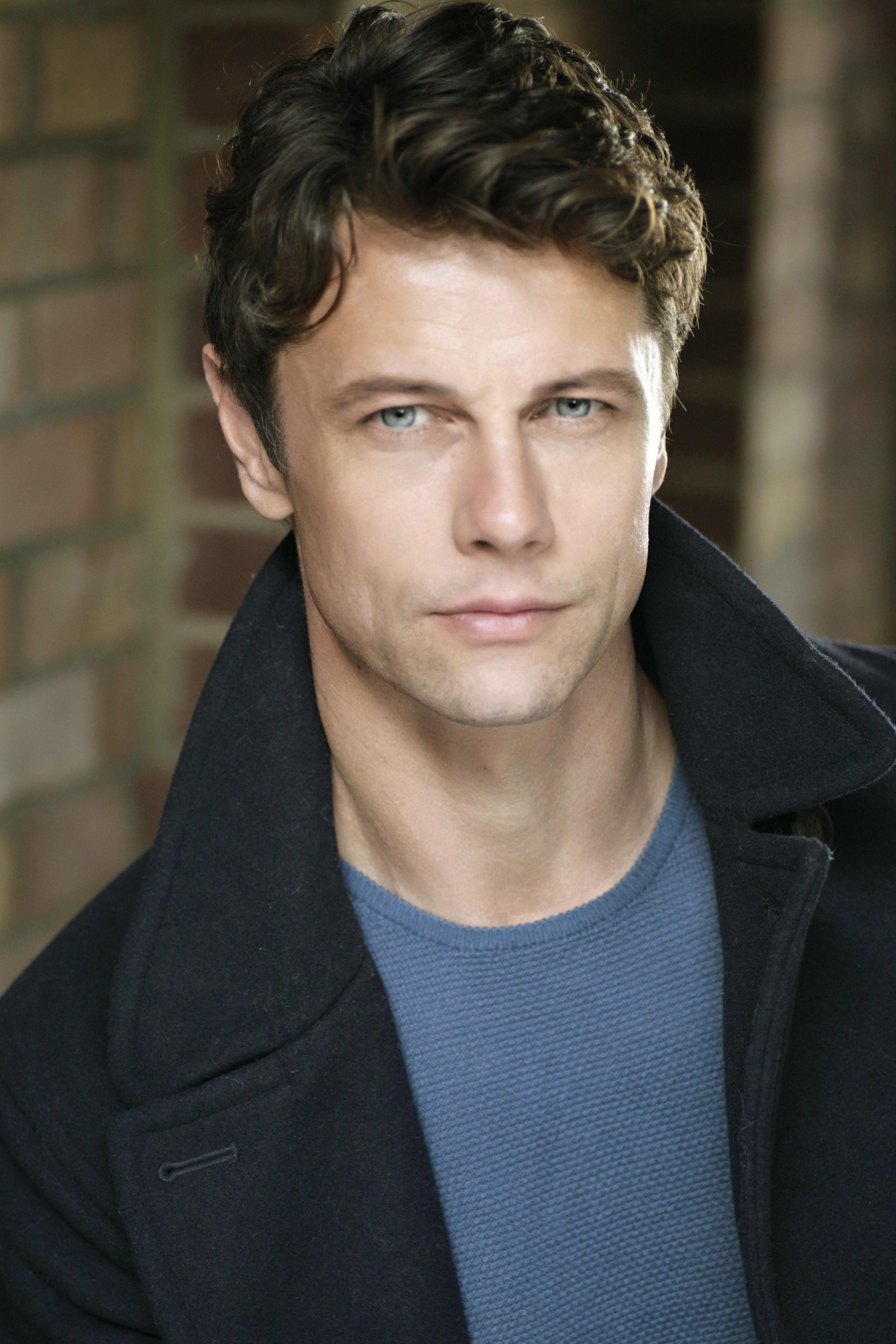 actor Leon Ockenden large photo