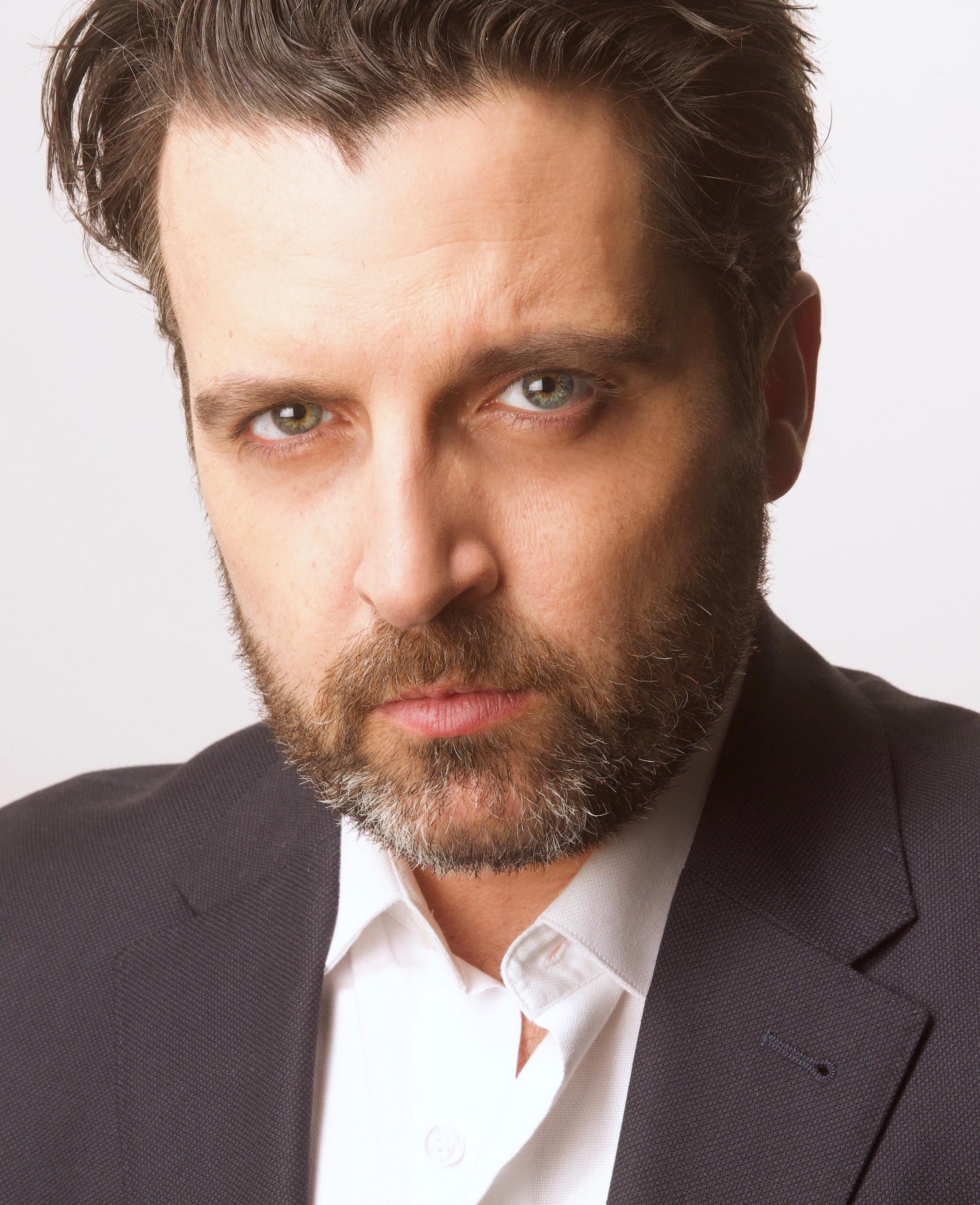 actor Jordan Van Dyck large photo