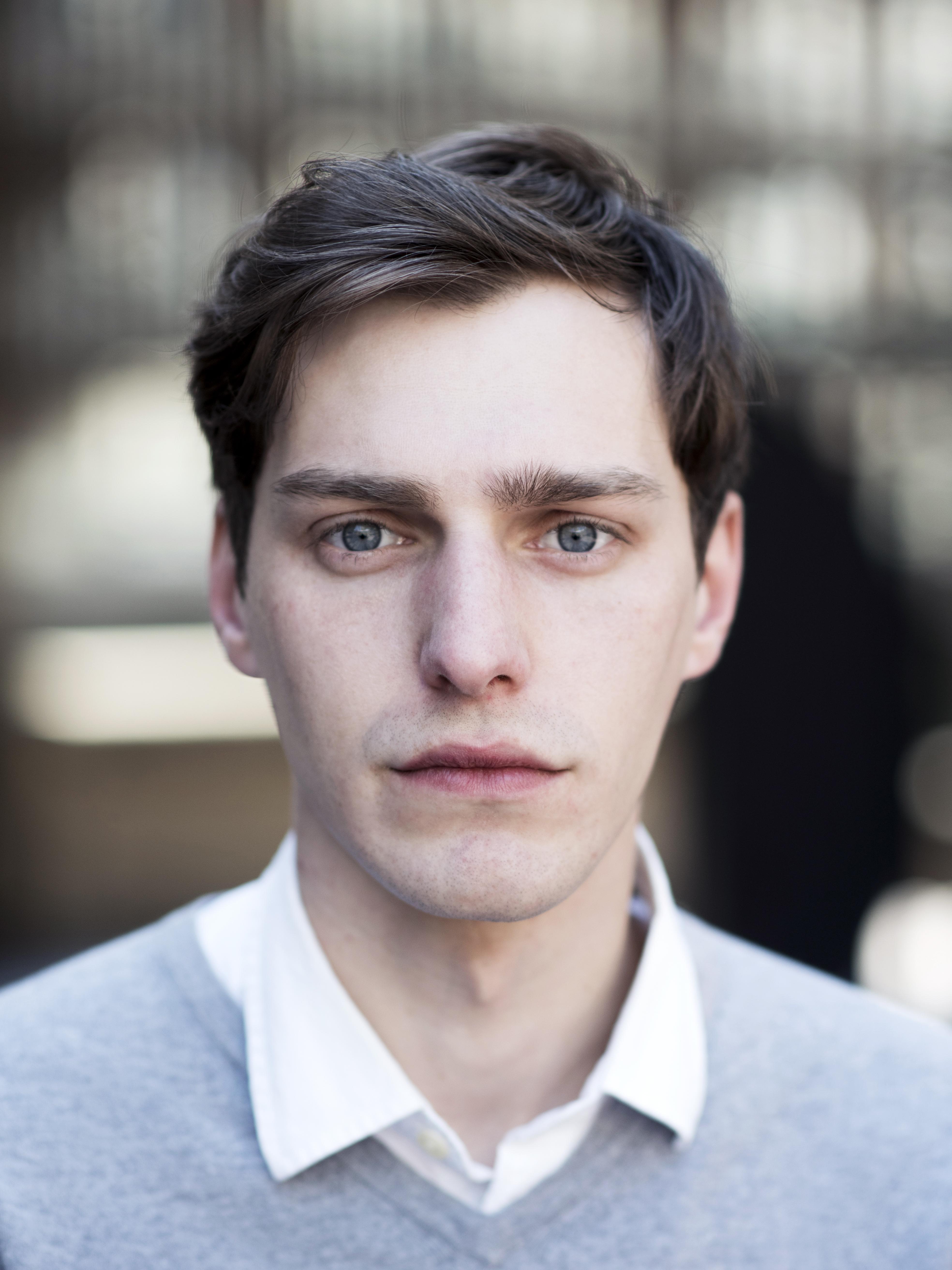 actor John-Paul MacLeod large photo