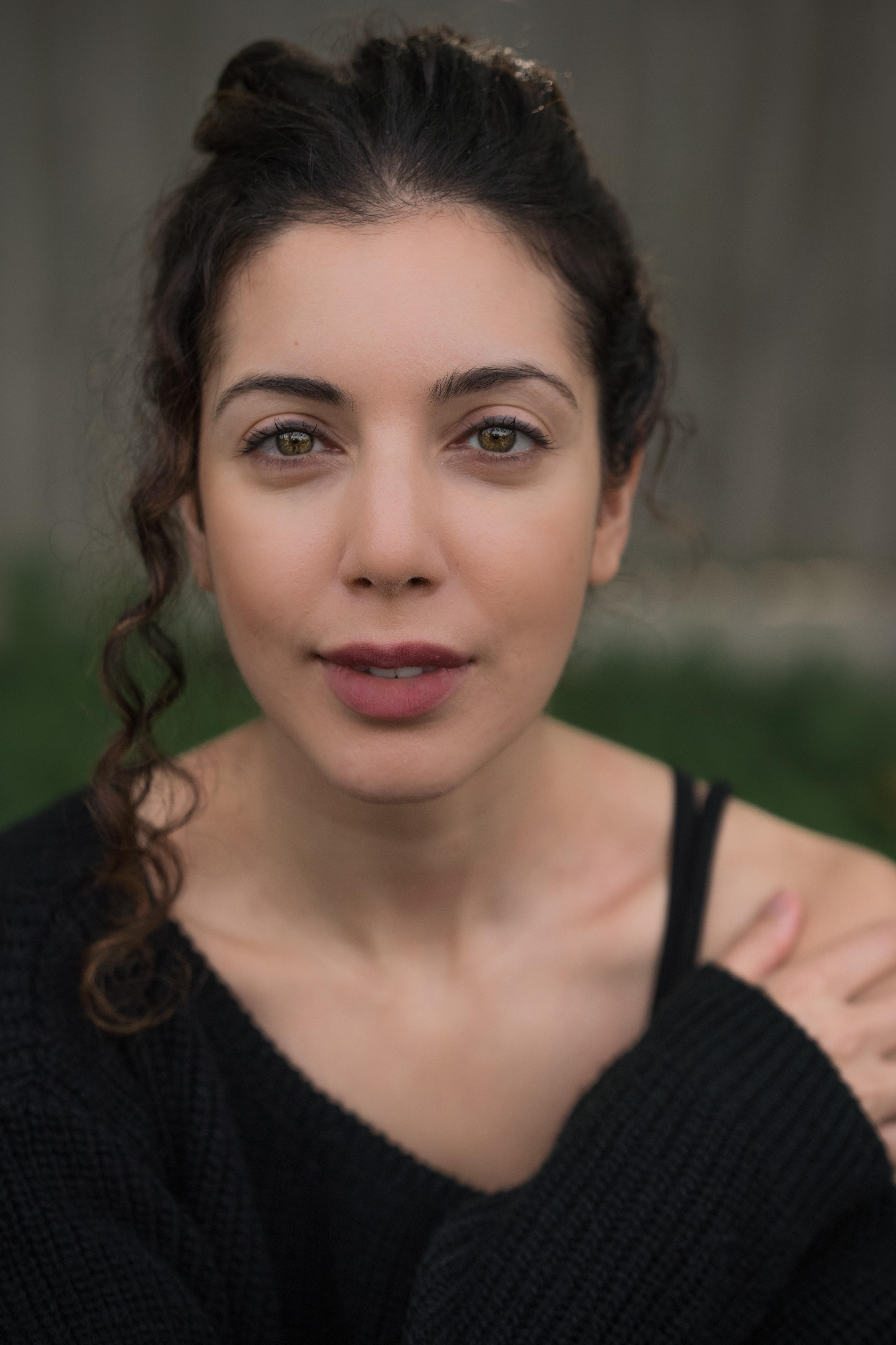 actor Anisa Butt large photo