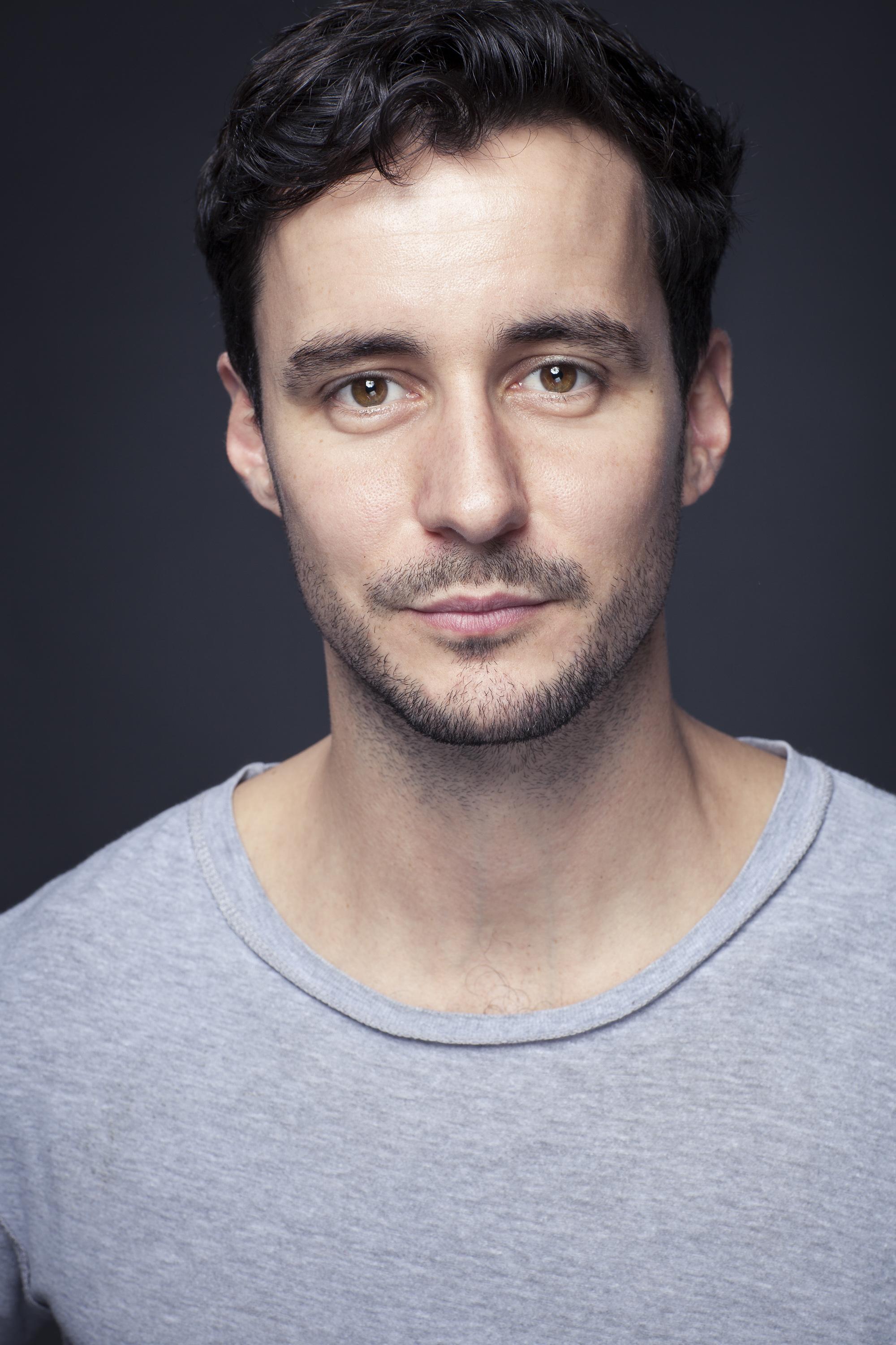 actor Sam Swainsbury large photo