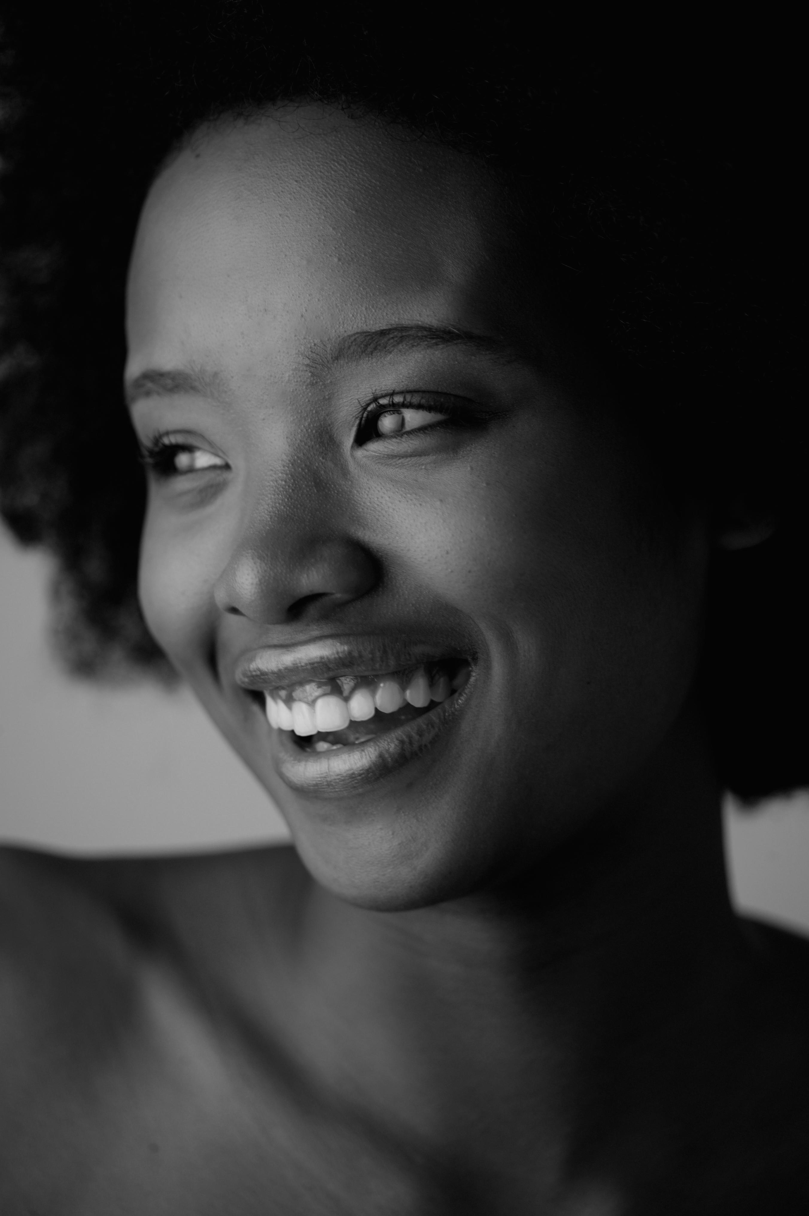 actor Faustina Agolley large photo