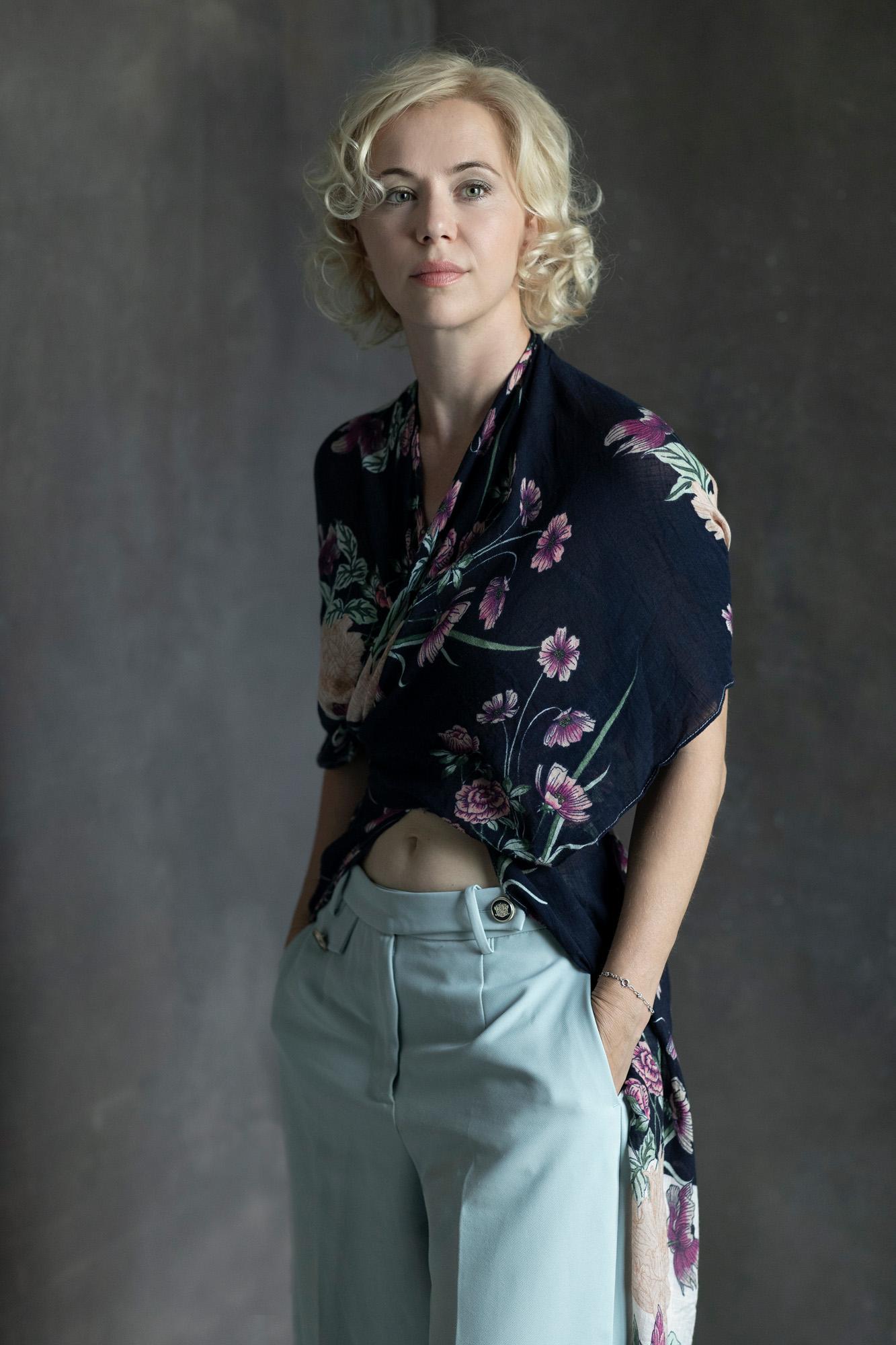 actor Julia Ubrankovics large photo