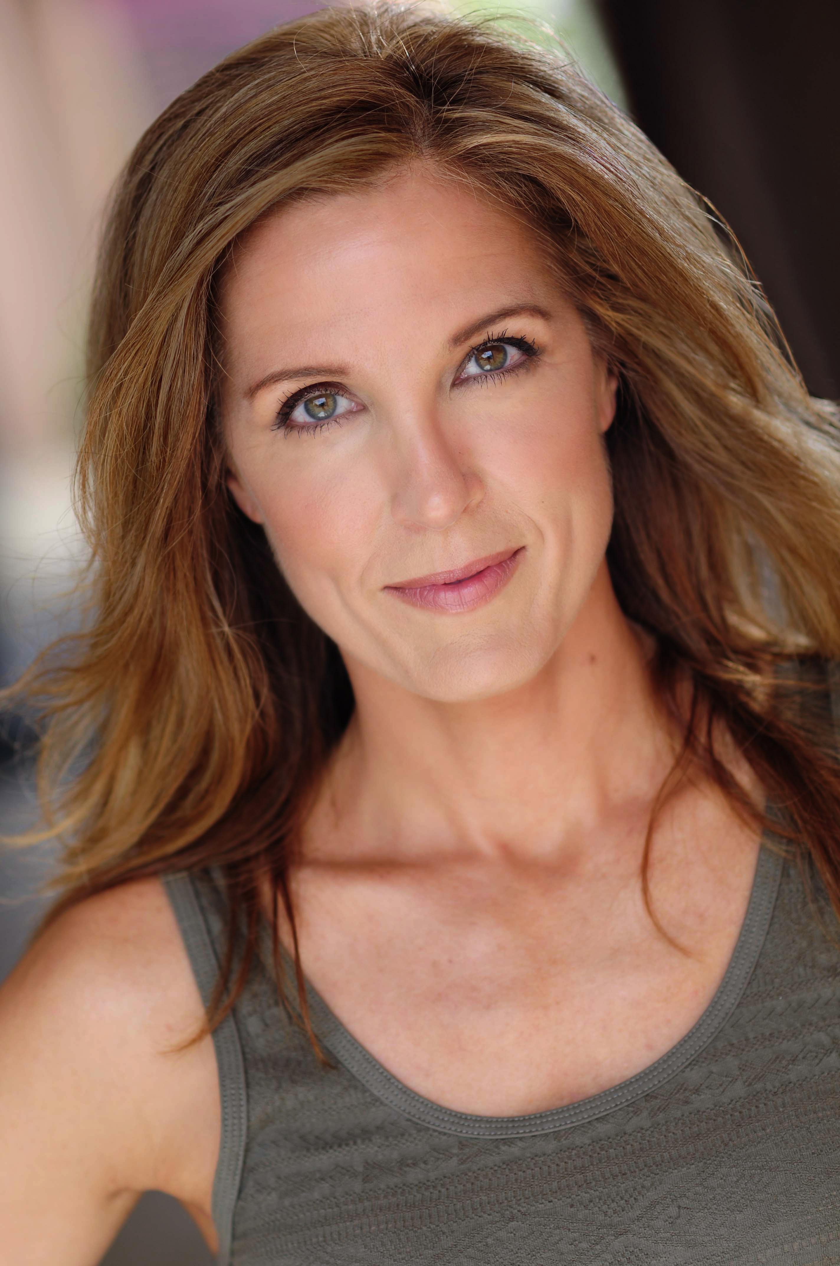 actor Julia Self large photo