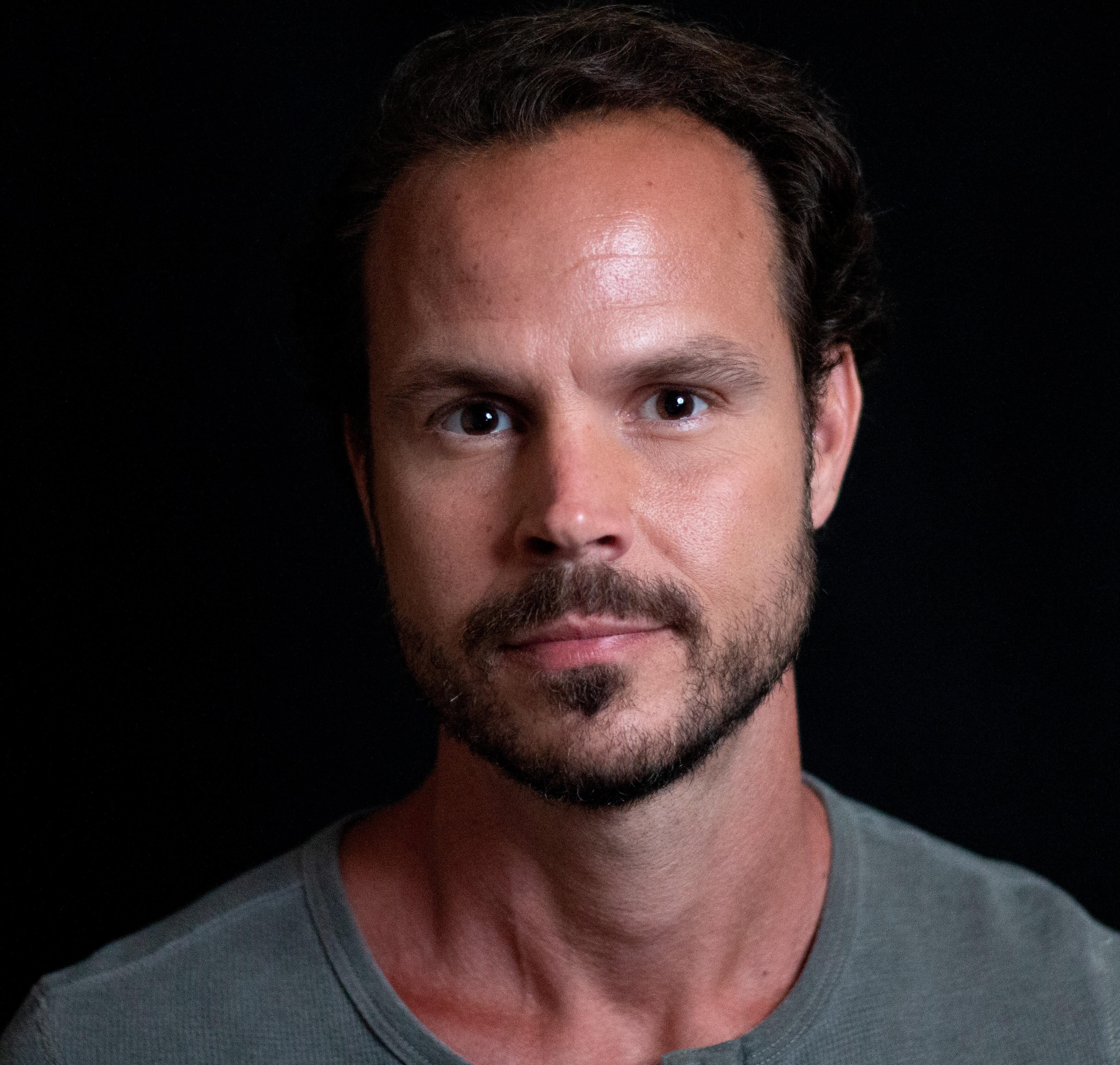 actor Beau Yotty large photo