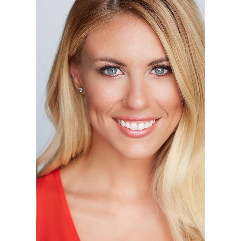 actor Megan McNamara large photo