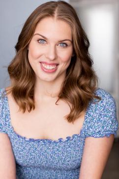 actor Chloe Gay Brewer large photo