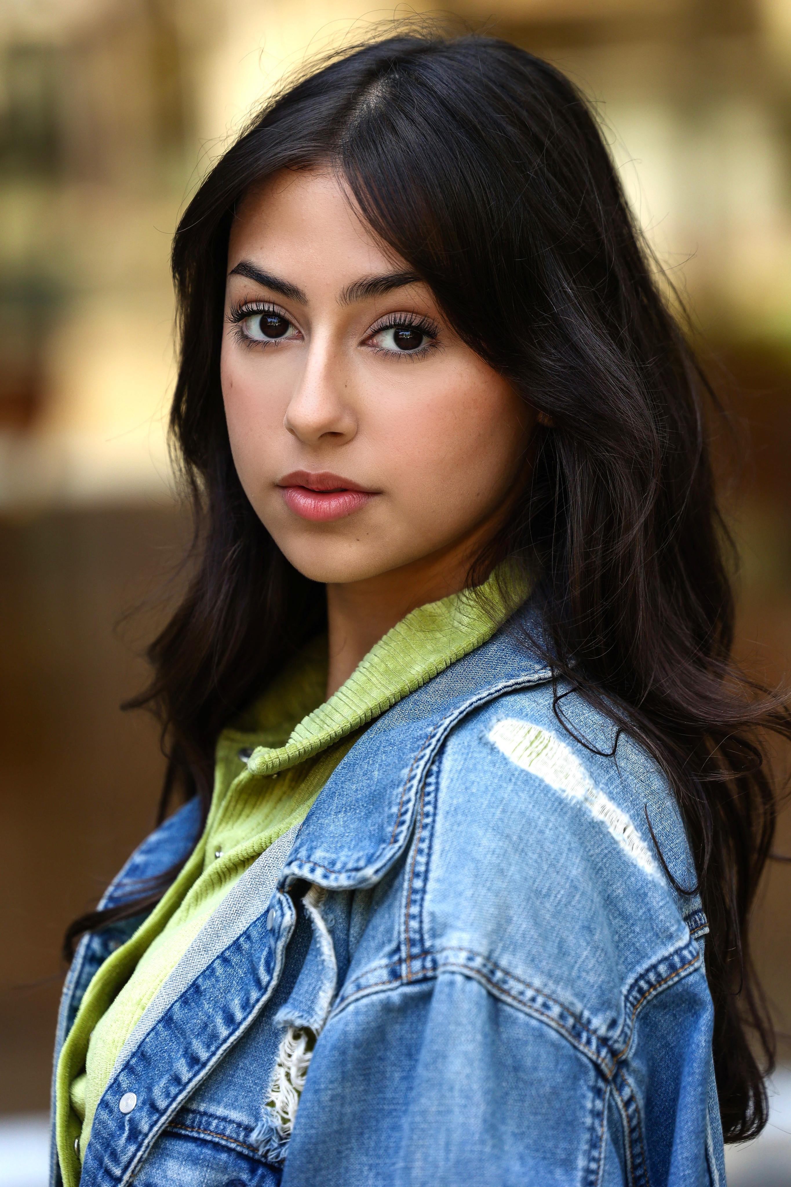 actor Stephanie Cood large photo