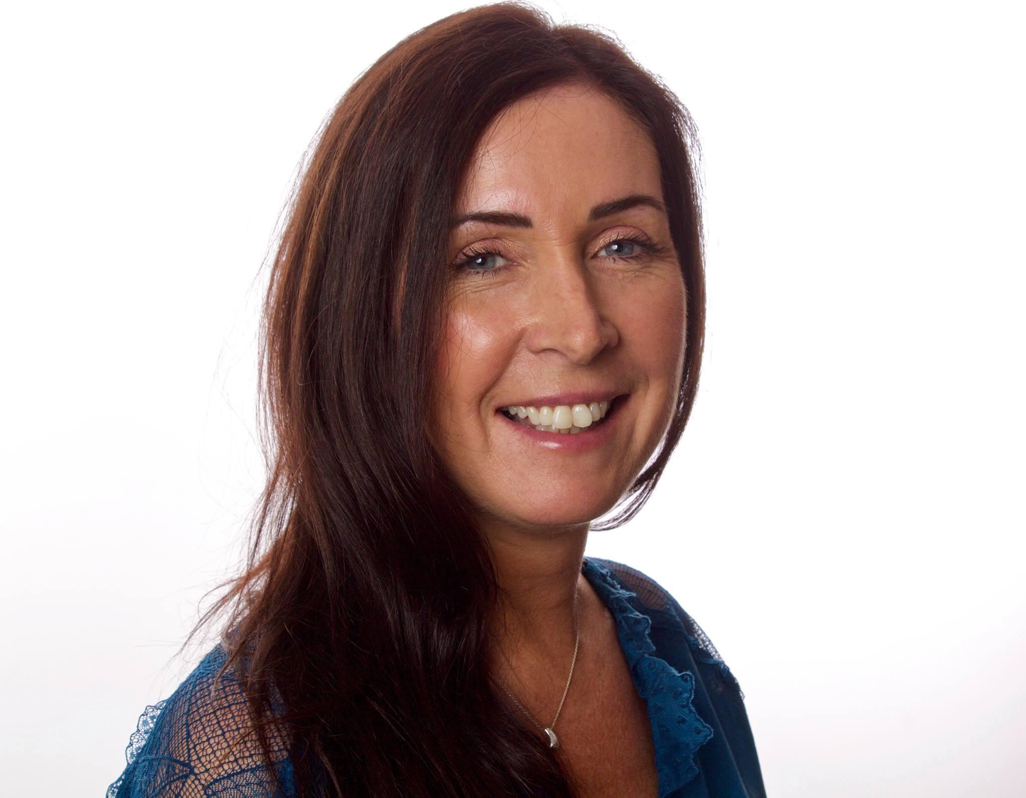 actor Joanne James large photo