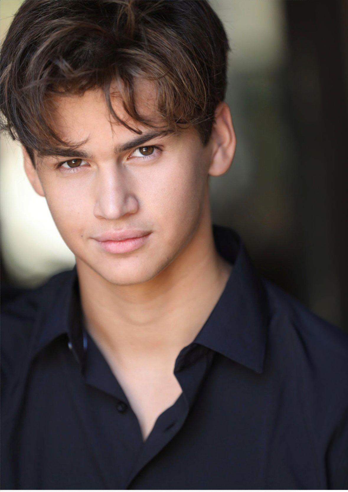 actor Ammon Jacob Ford large photo