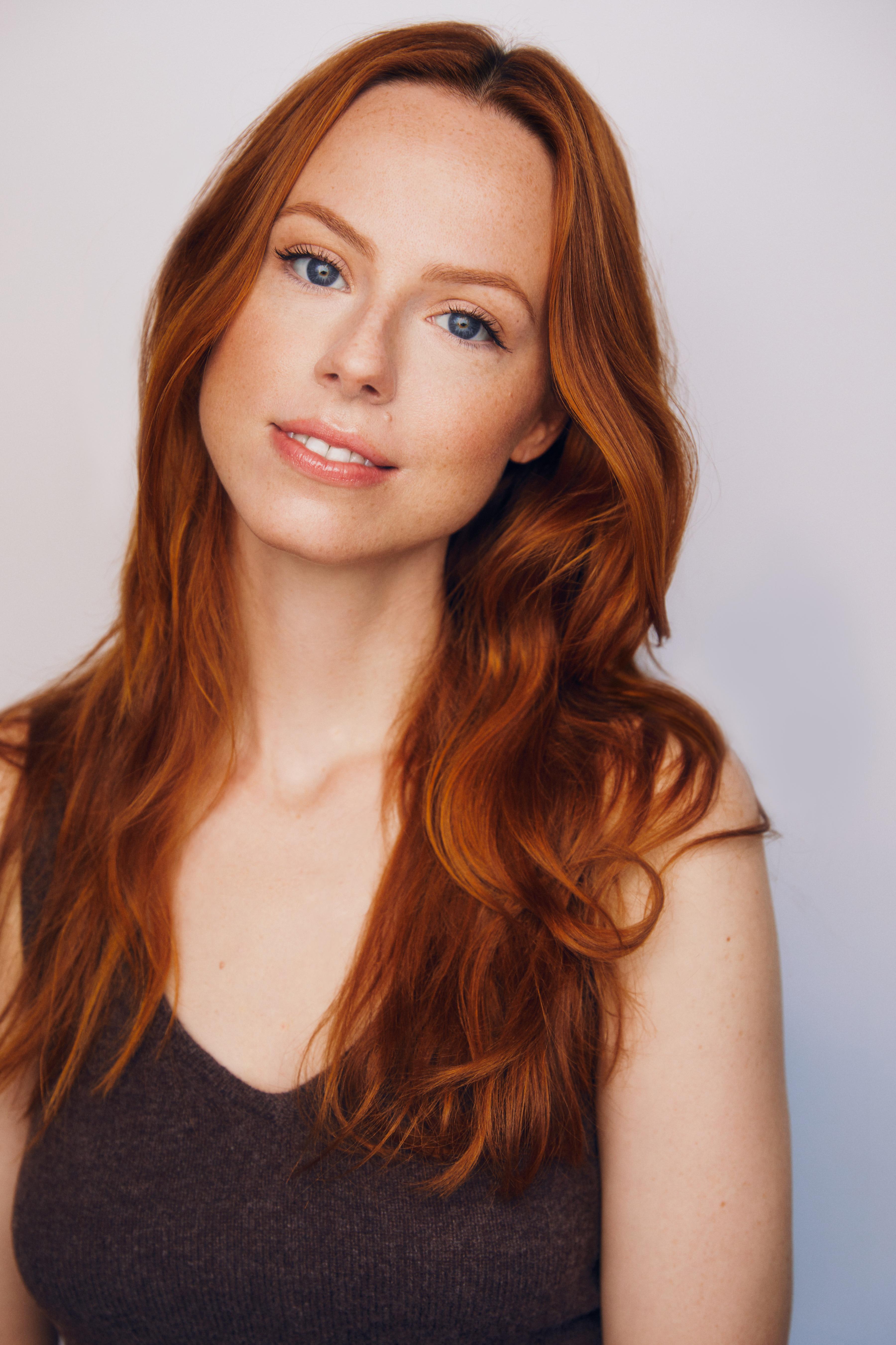 actor Emily Jackson large photo