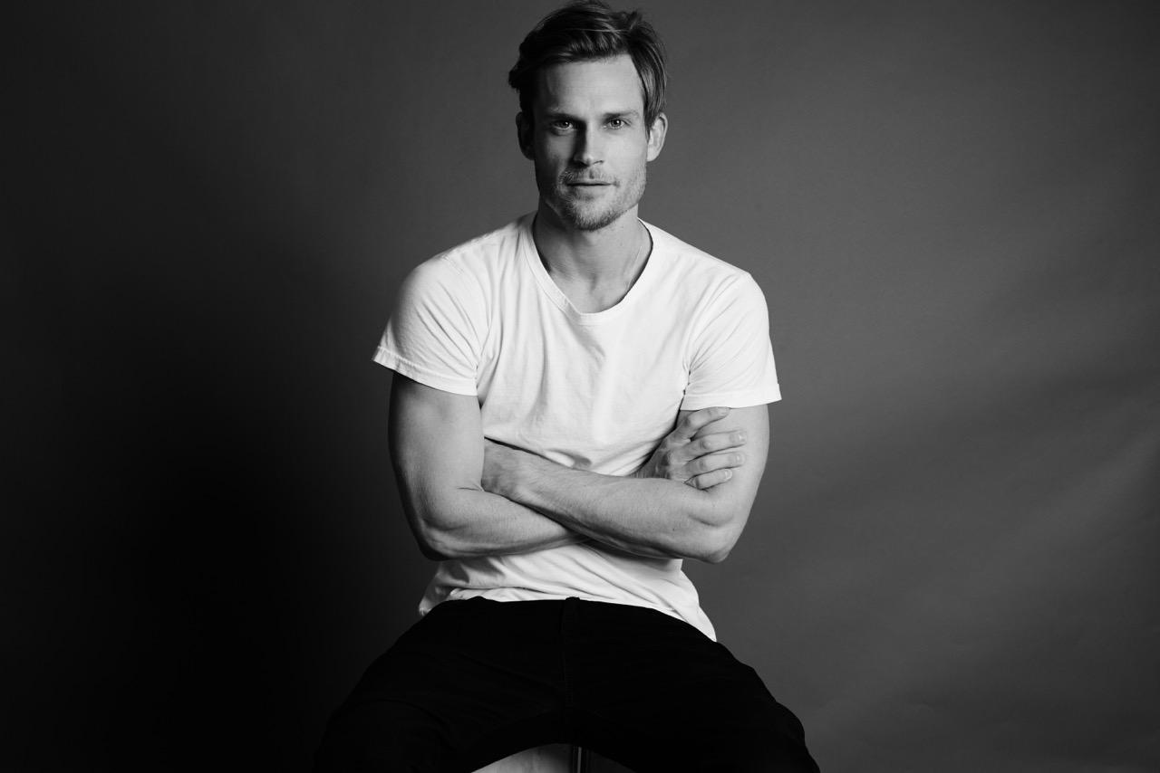 actor Ethan Russell large photo