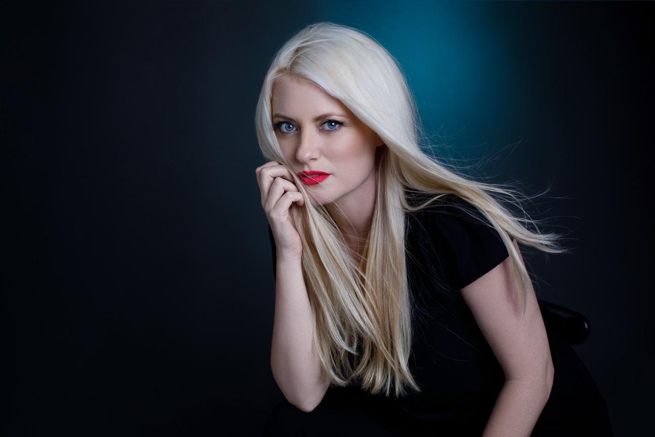 actor Christie Brooke large photo