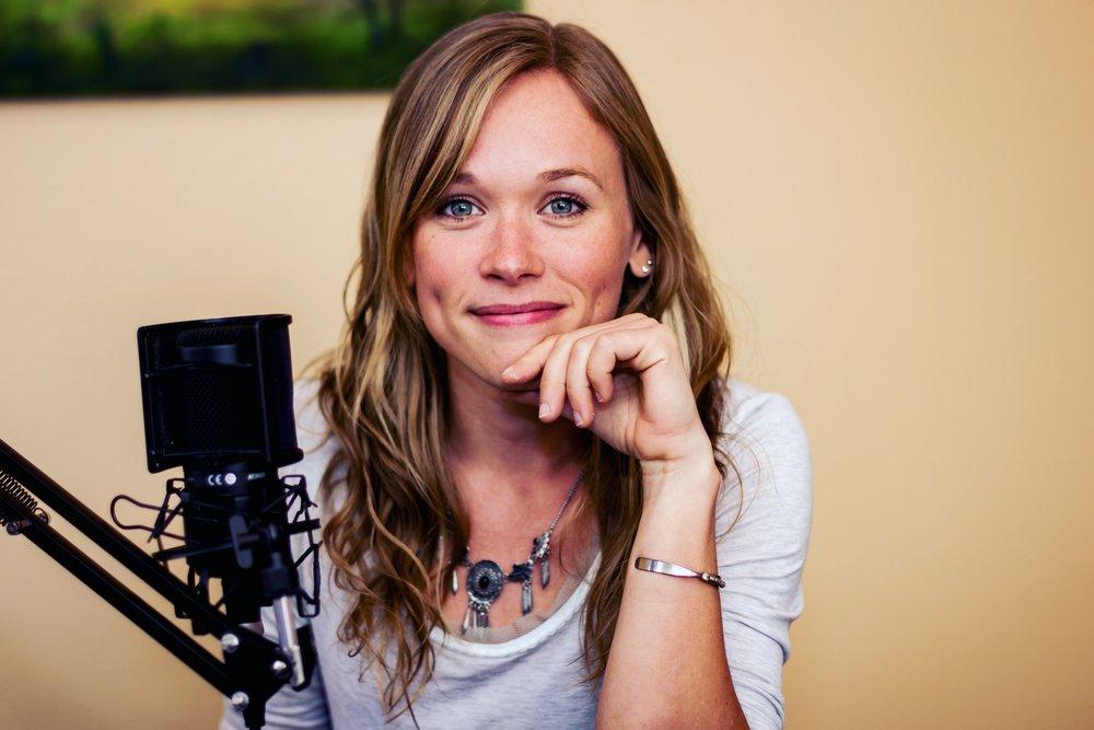 actor Sanni McCandless large photo