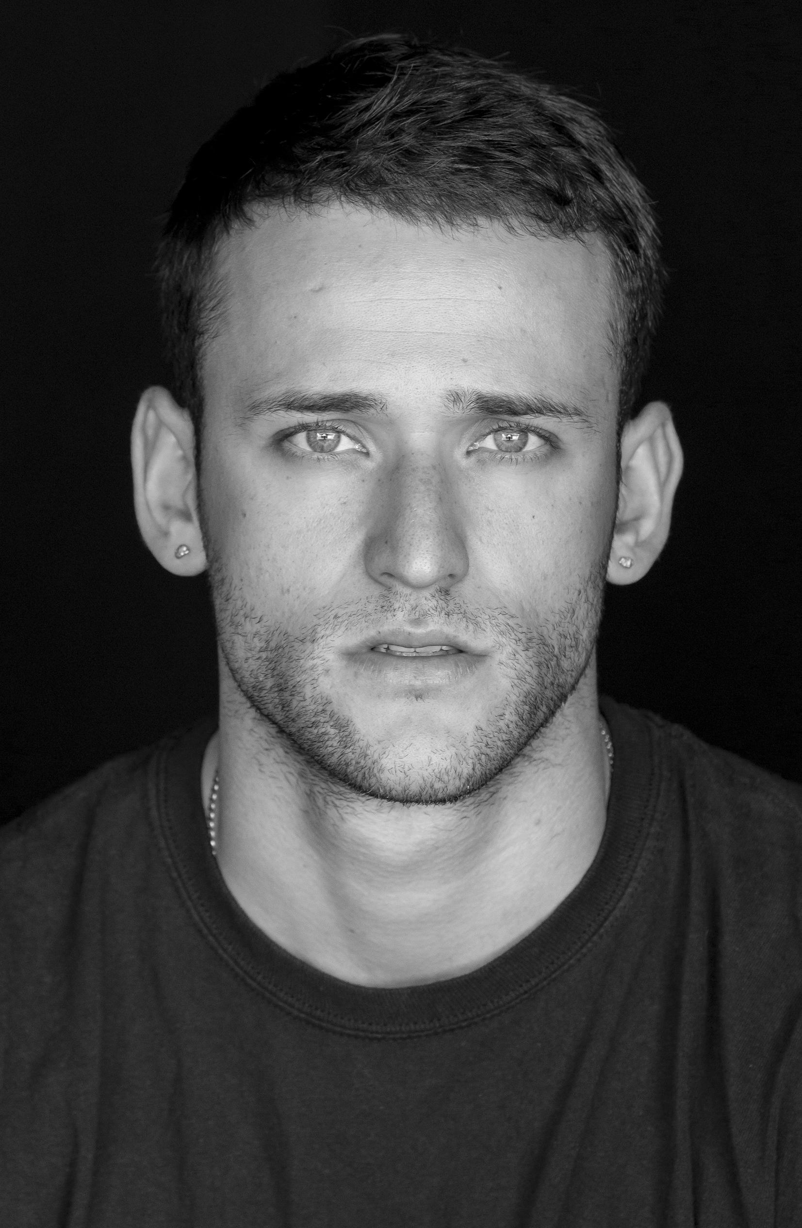 actor Jesse Irving large photo