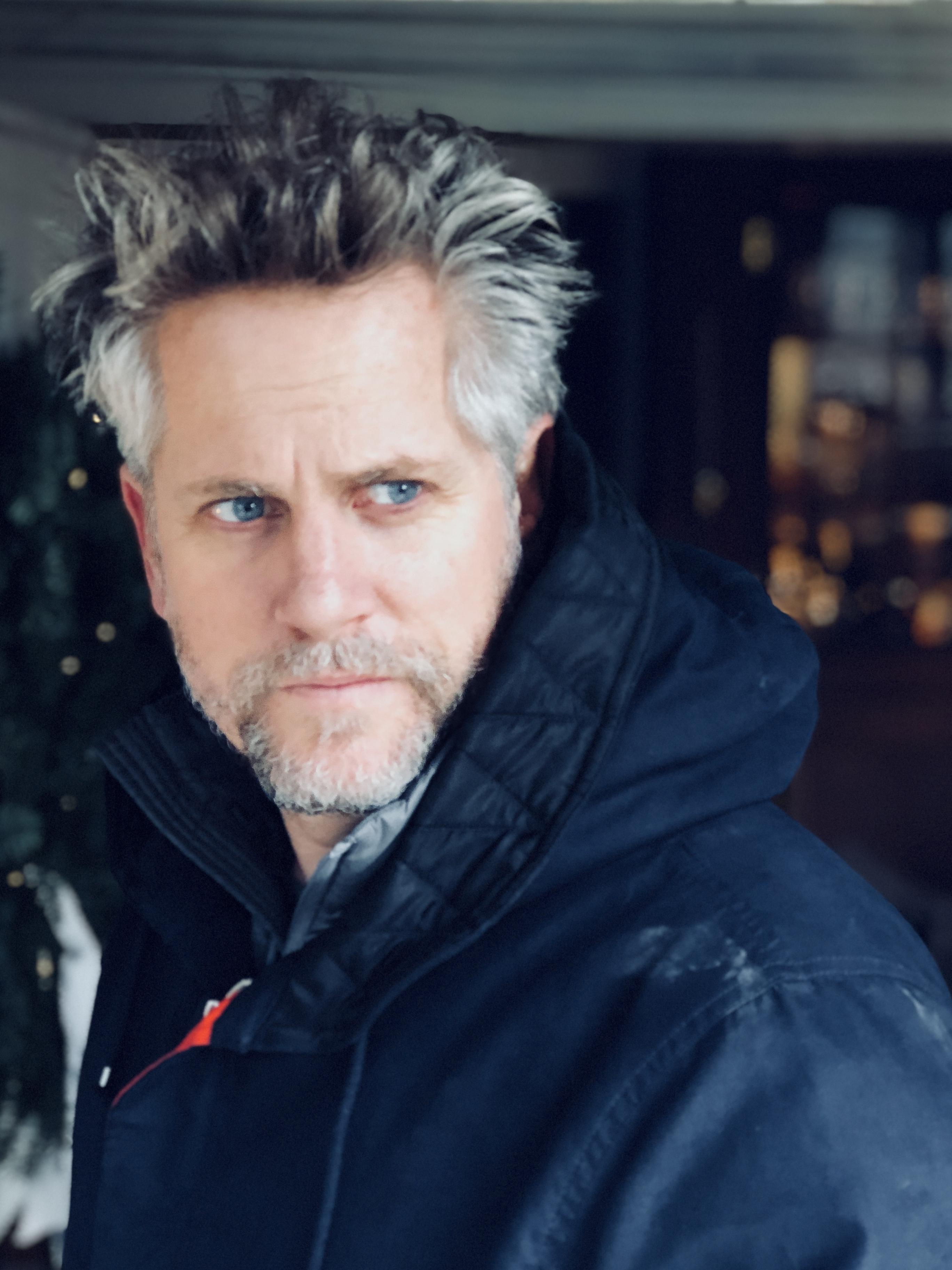 actor Jonno Roberts large photo