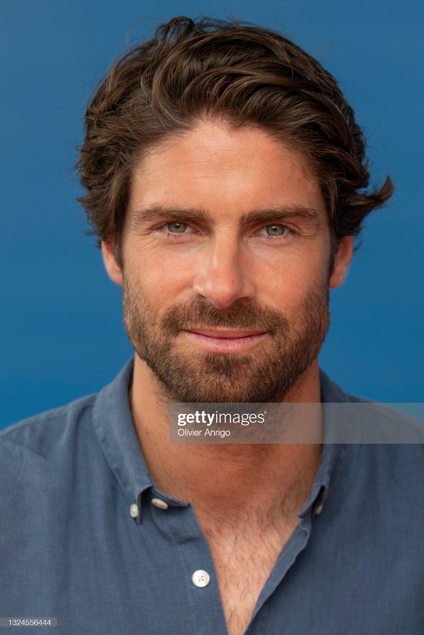 actor Tom Leeb large photo