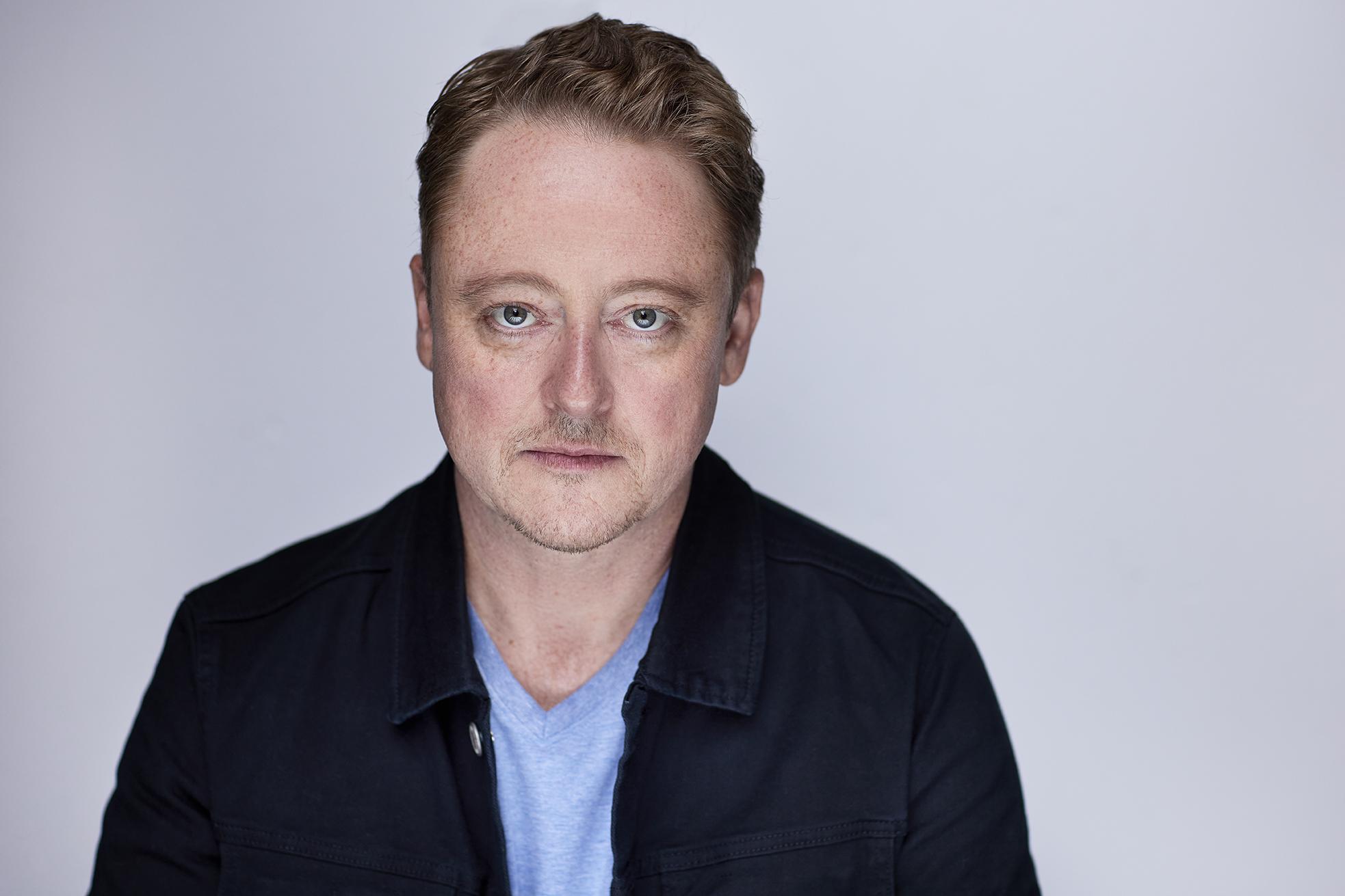 actor Simon Maiden large photo