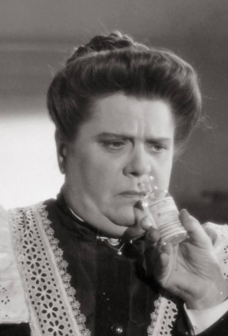 actor Annie Rosar large photo