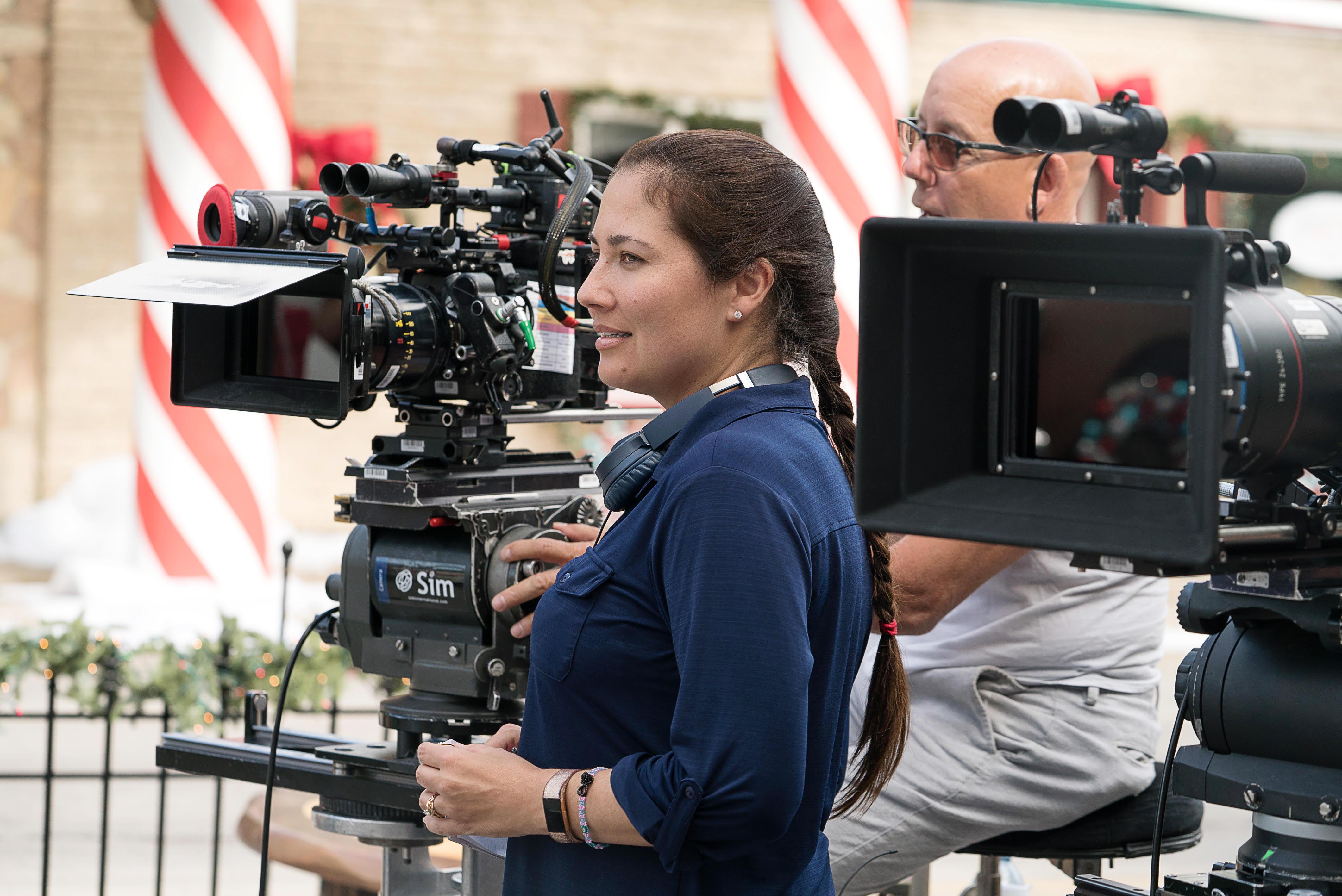 actor Lesley Demetriades large photo