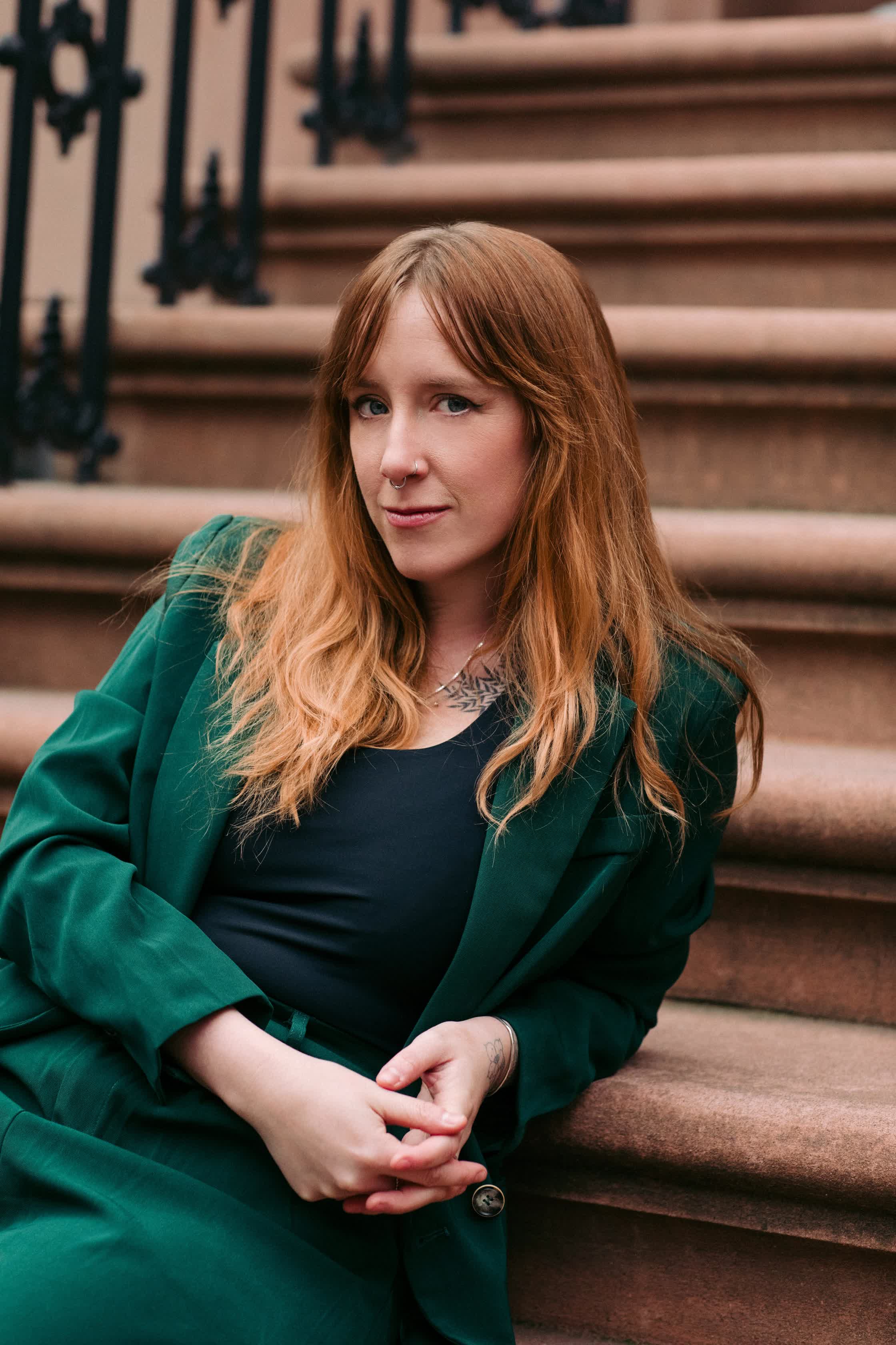 actor Kelsey McKinney large photo