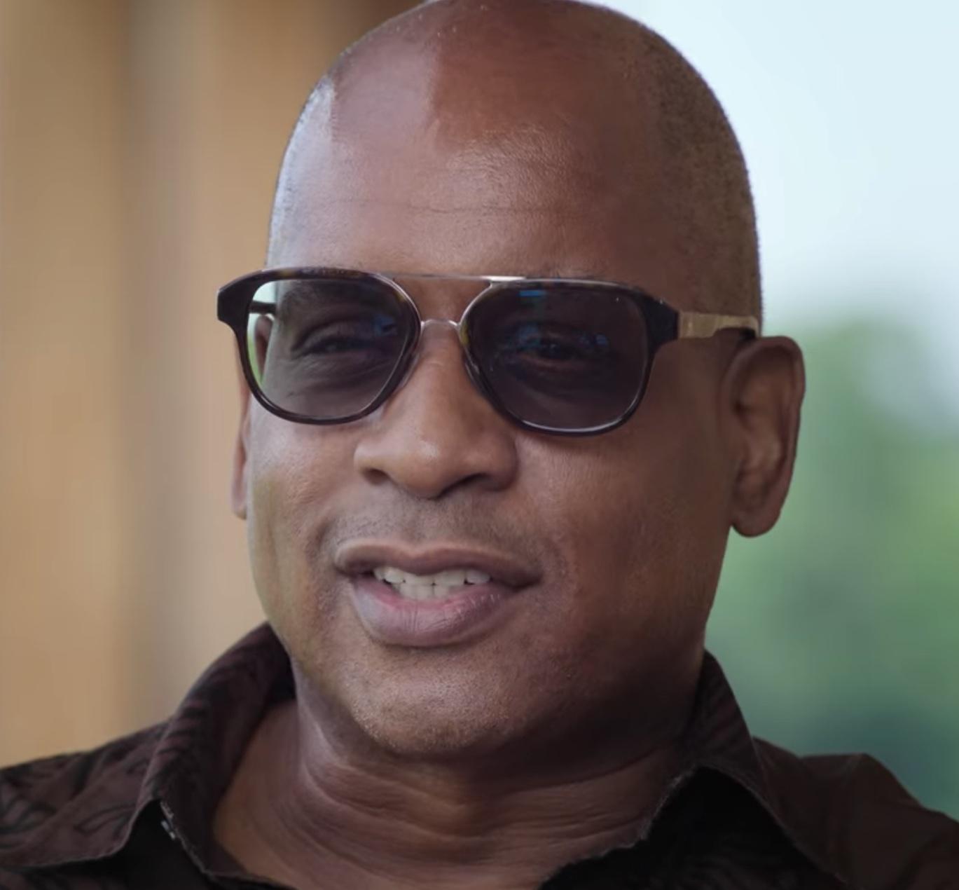 actor Glenn Ligon large photo