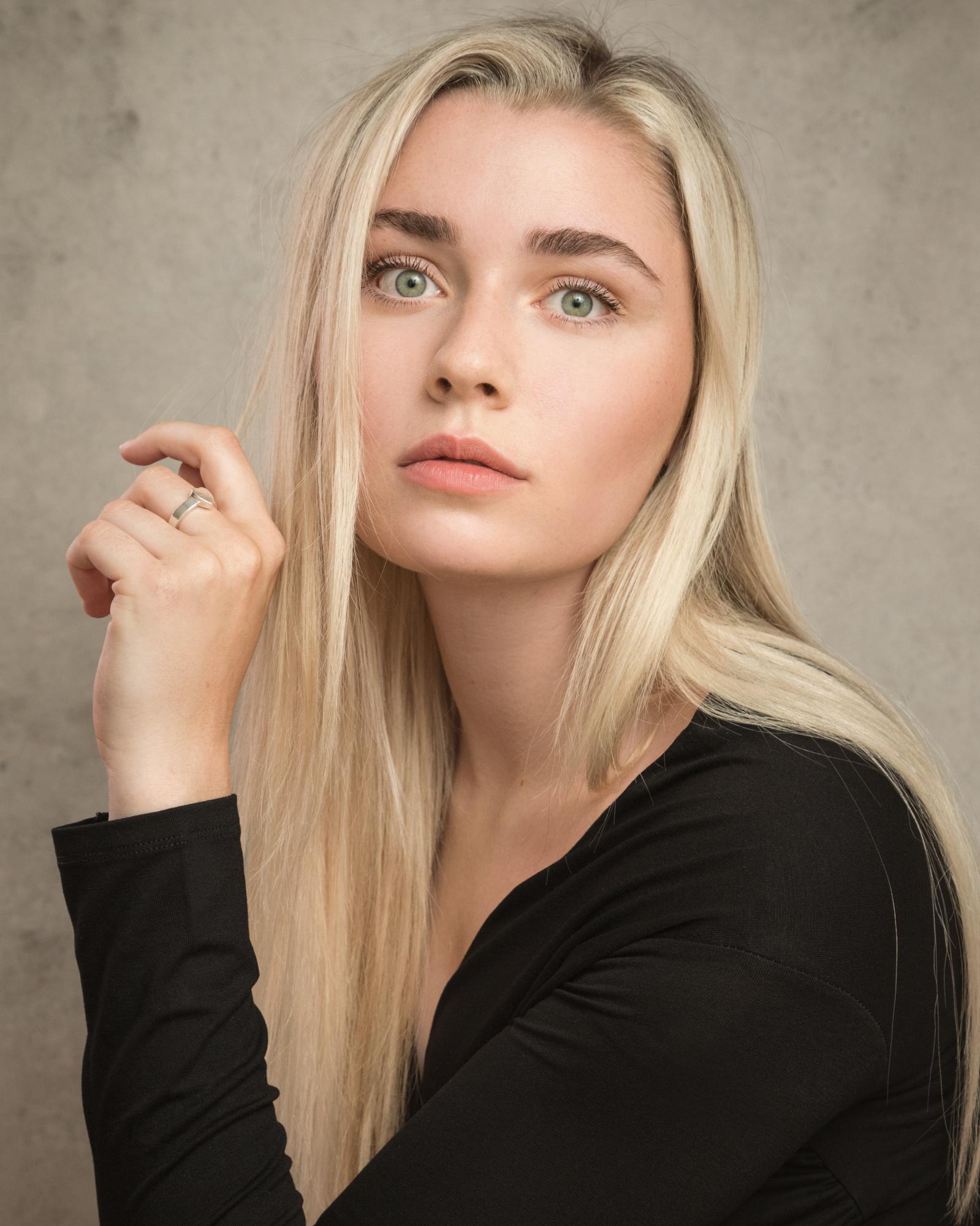 actor Arybella Eddy large photo