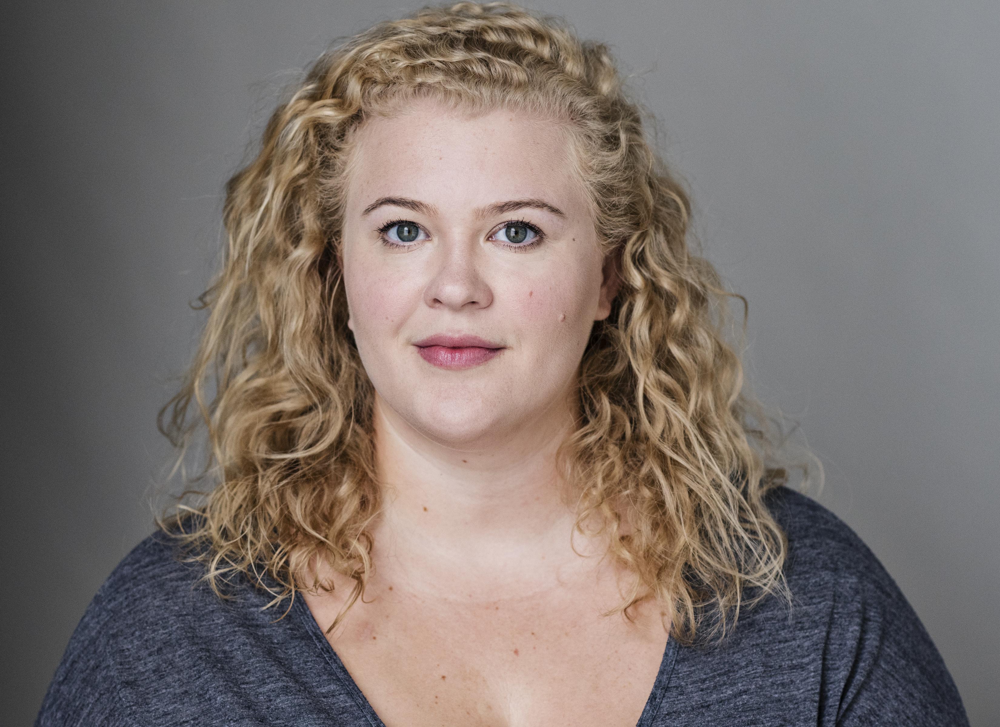 actor Melanie Ebanks large photo