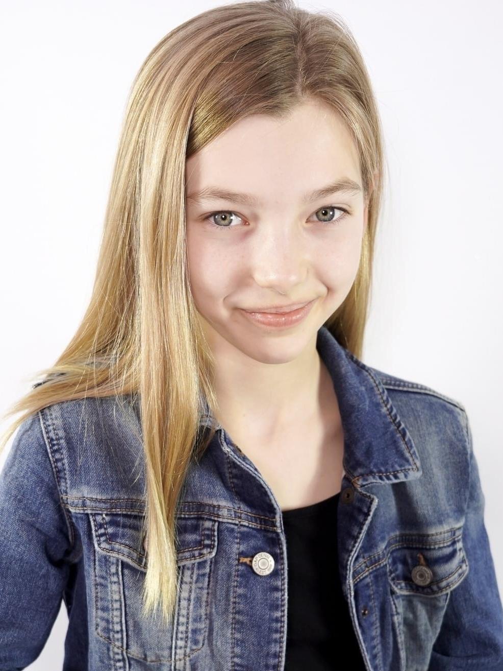 actor Addison Tymec large photo