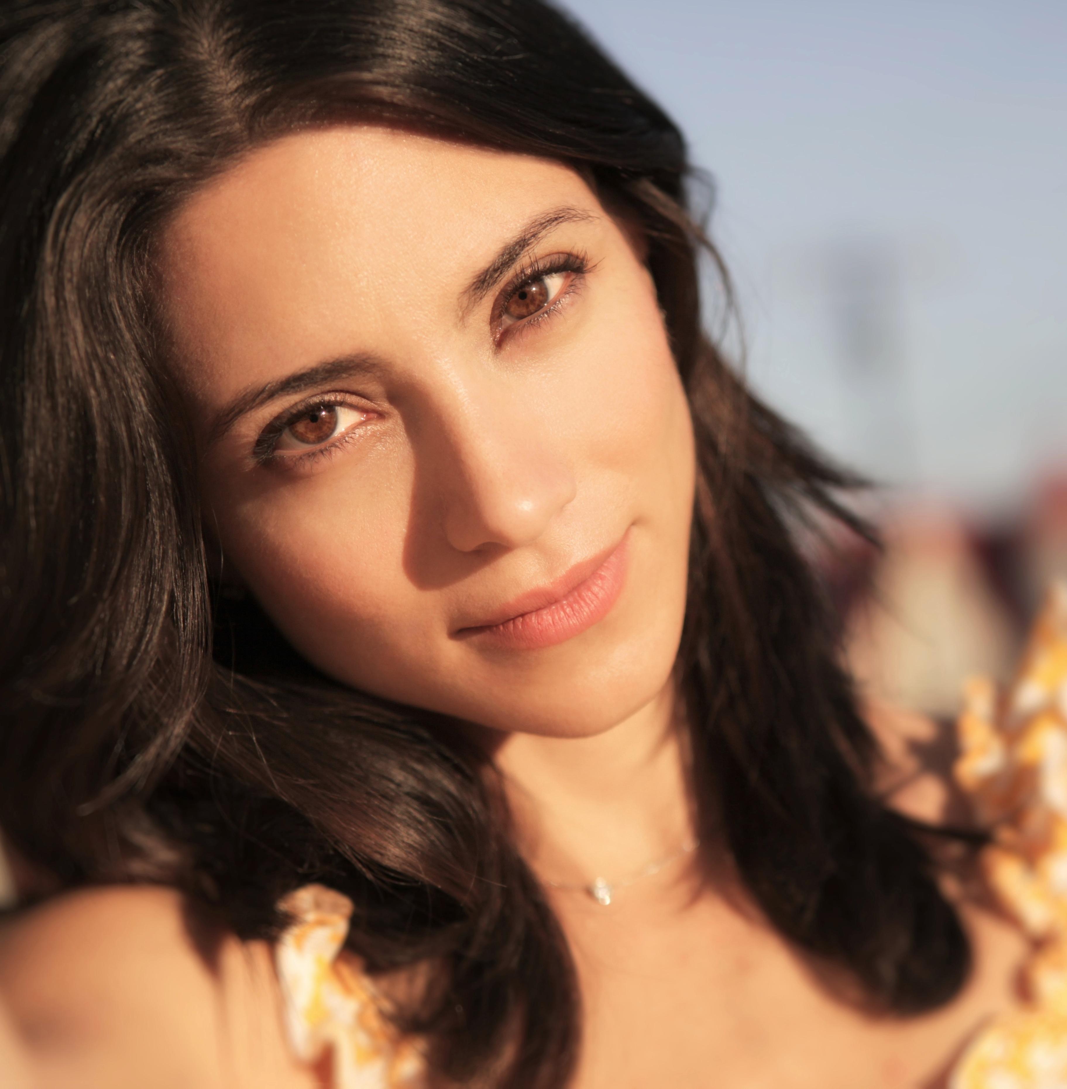 actor Maria-Elena Laas large photo