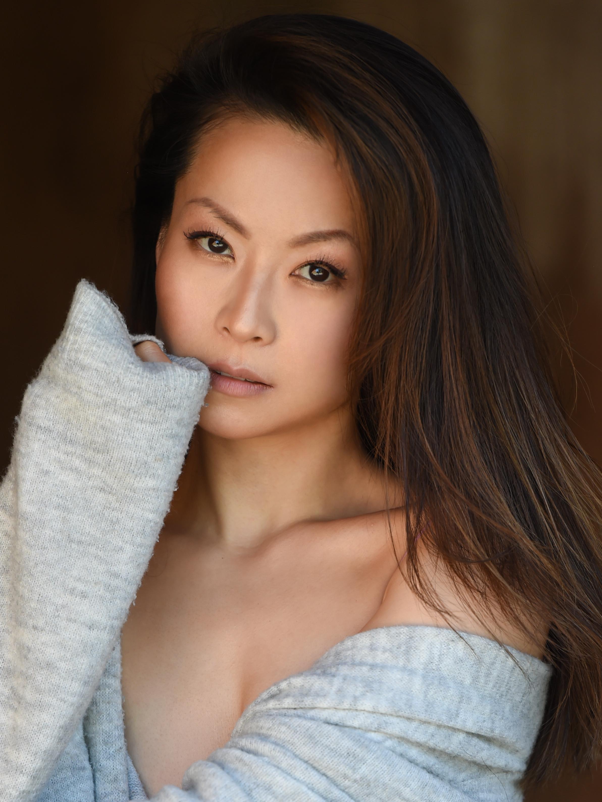 actor Vienna Hehir large photo