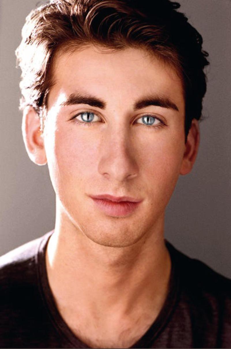 actor Jacob Kemp large photo