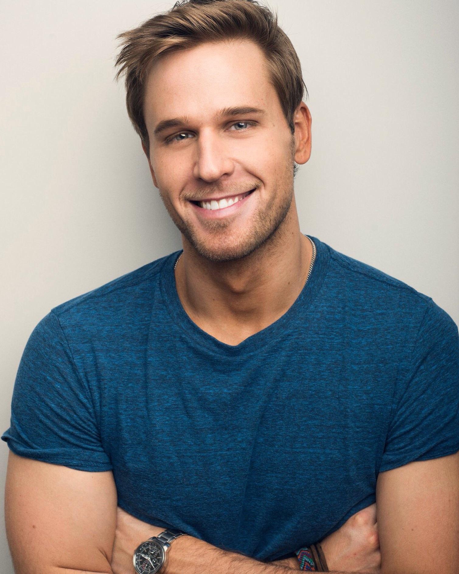 actor Dan Amboyer large photo