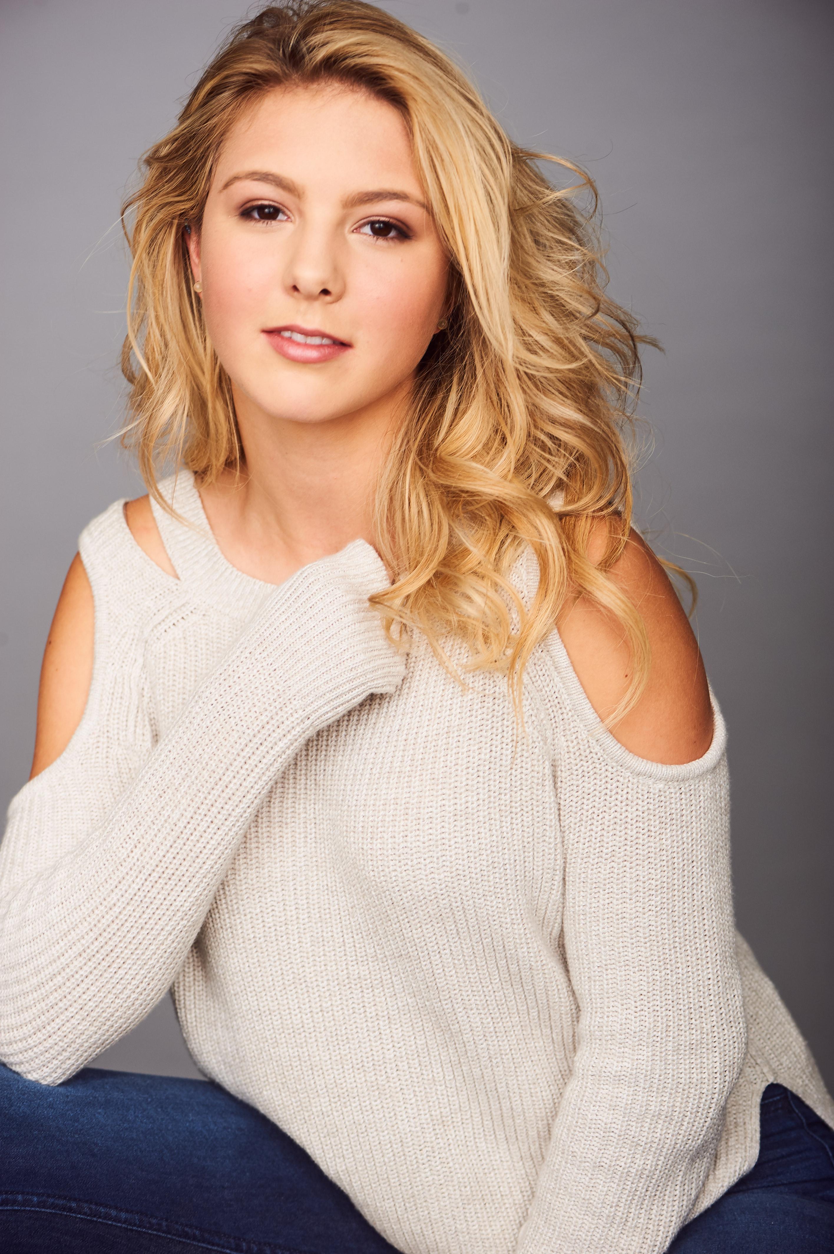 actor Kaye L. Morris large photo