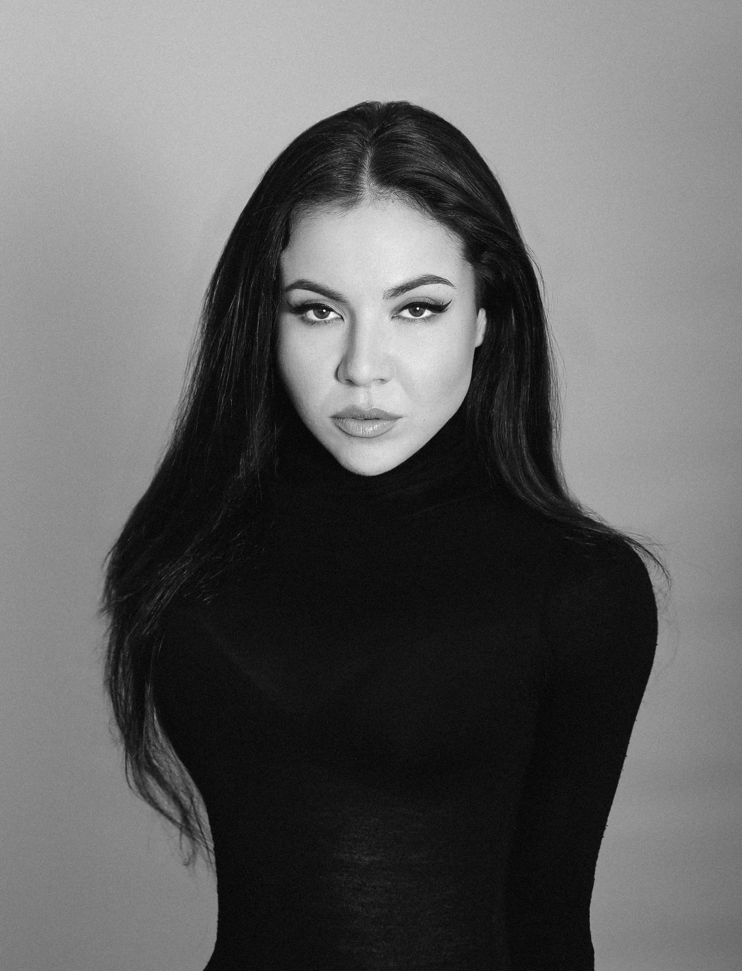 actor Cristina Lizzul large photo