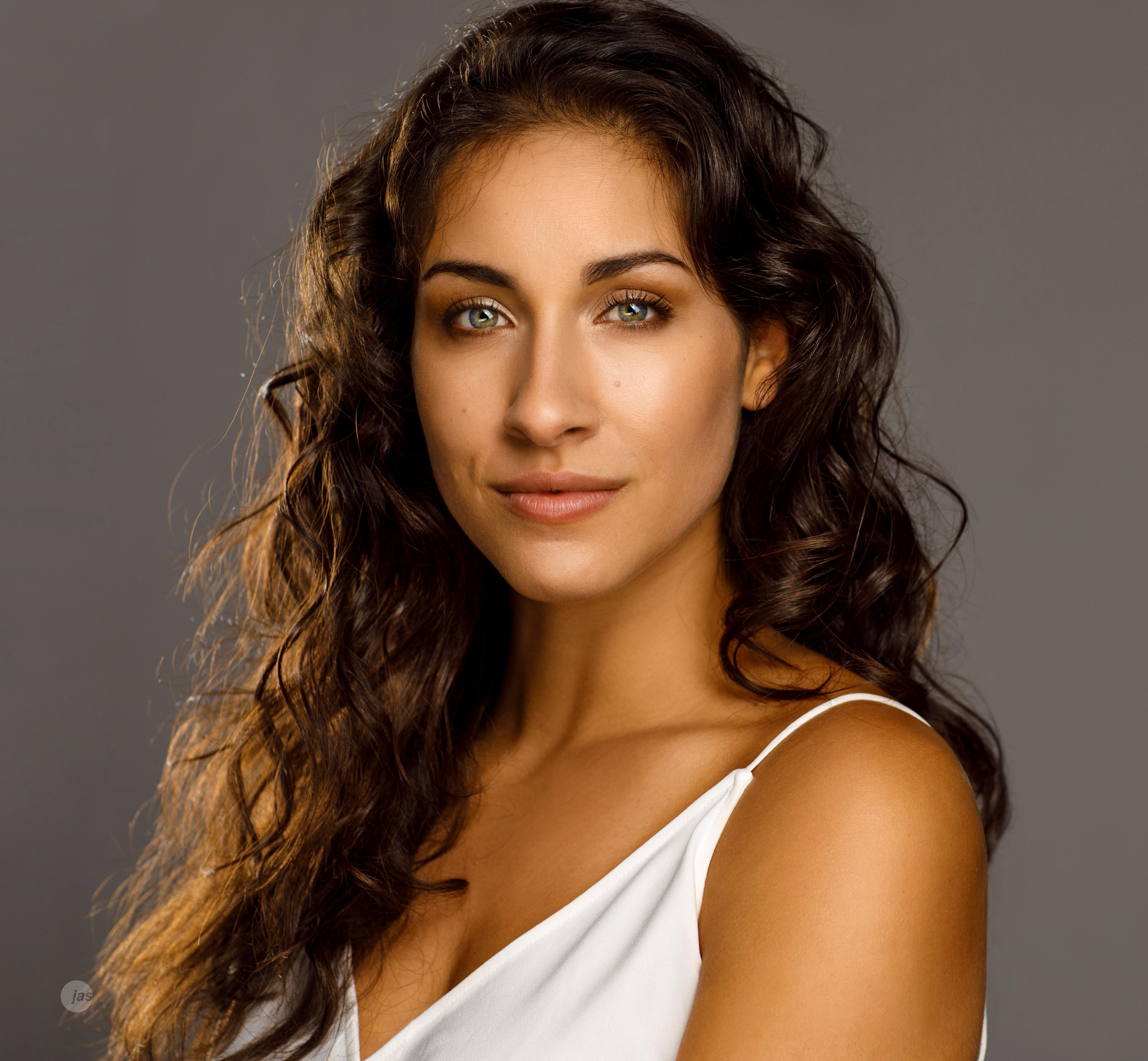 actor Haley Goldman large photo