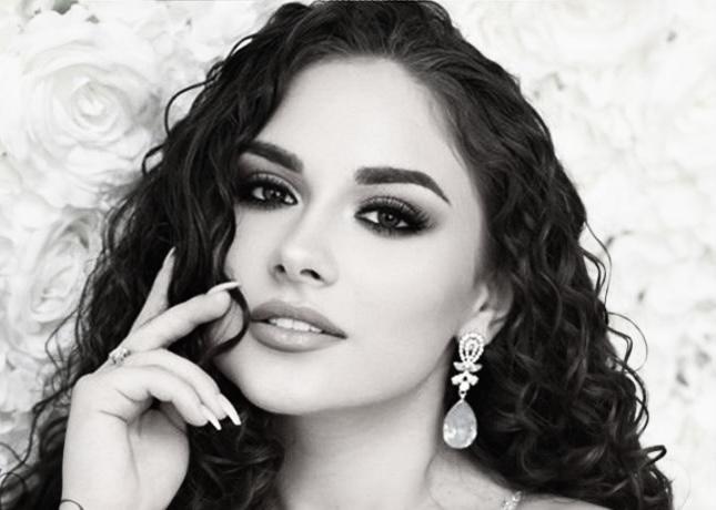 actor Brie Burke large photo