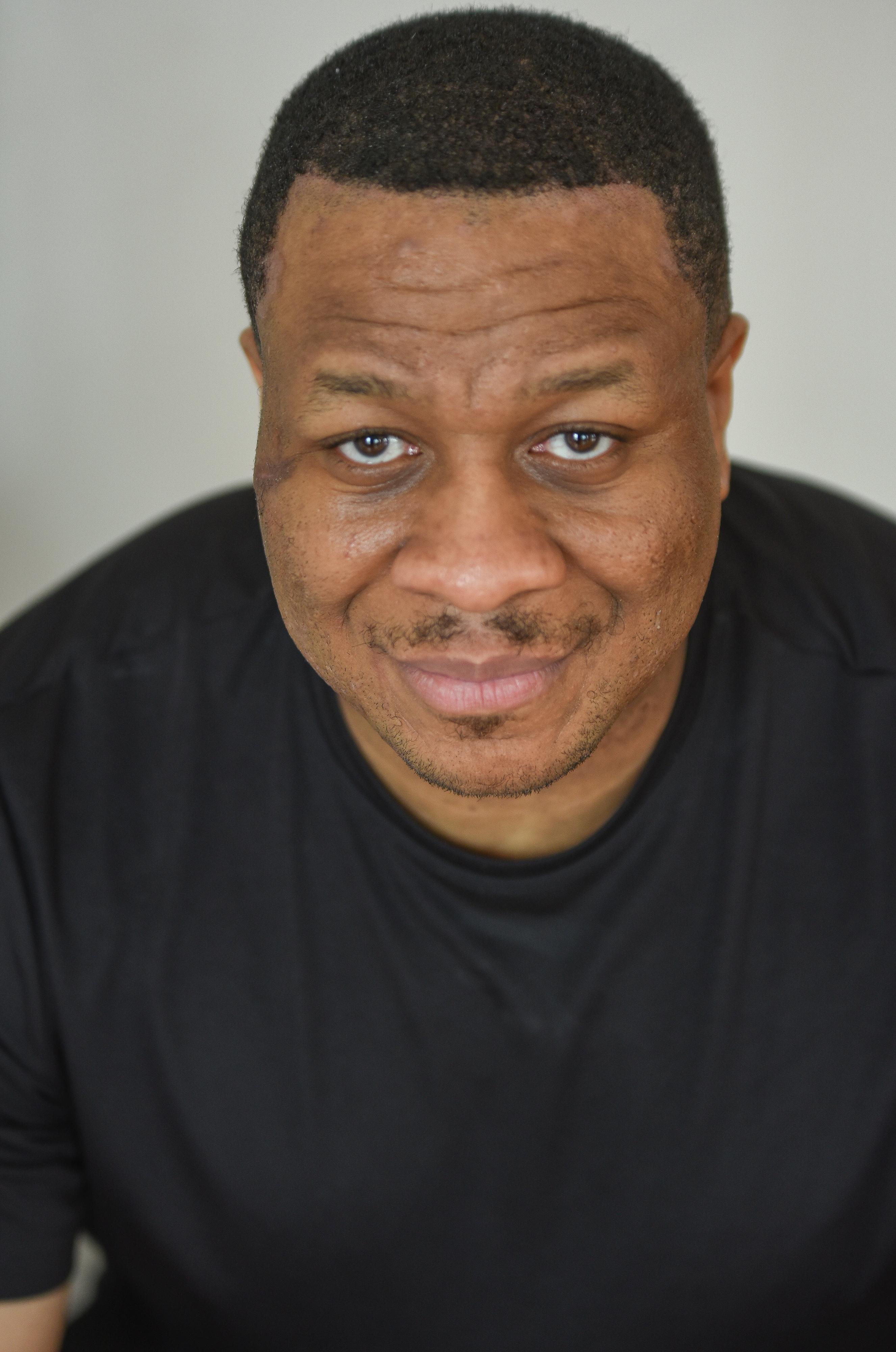 actor Robert Lamar Burns large photo