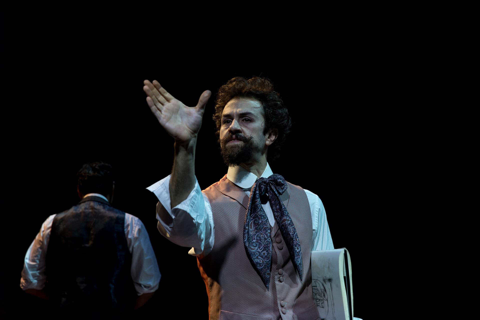 actor David Valencia large photo