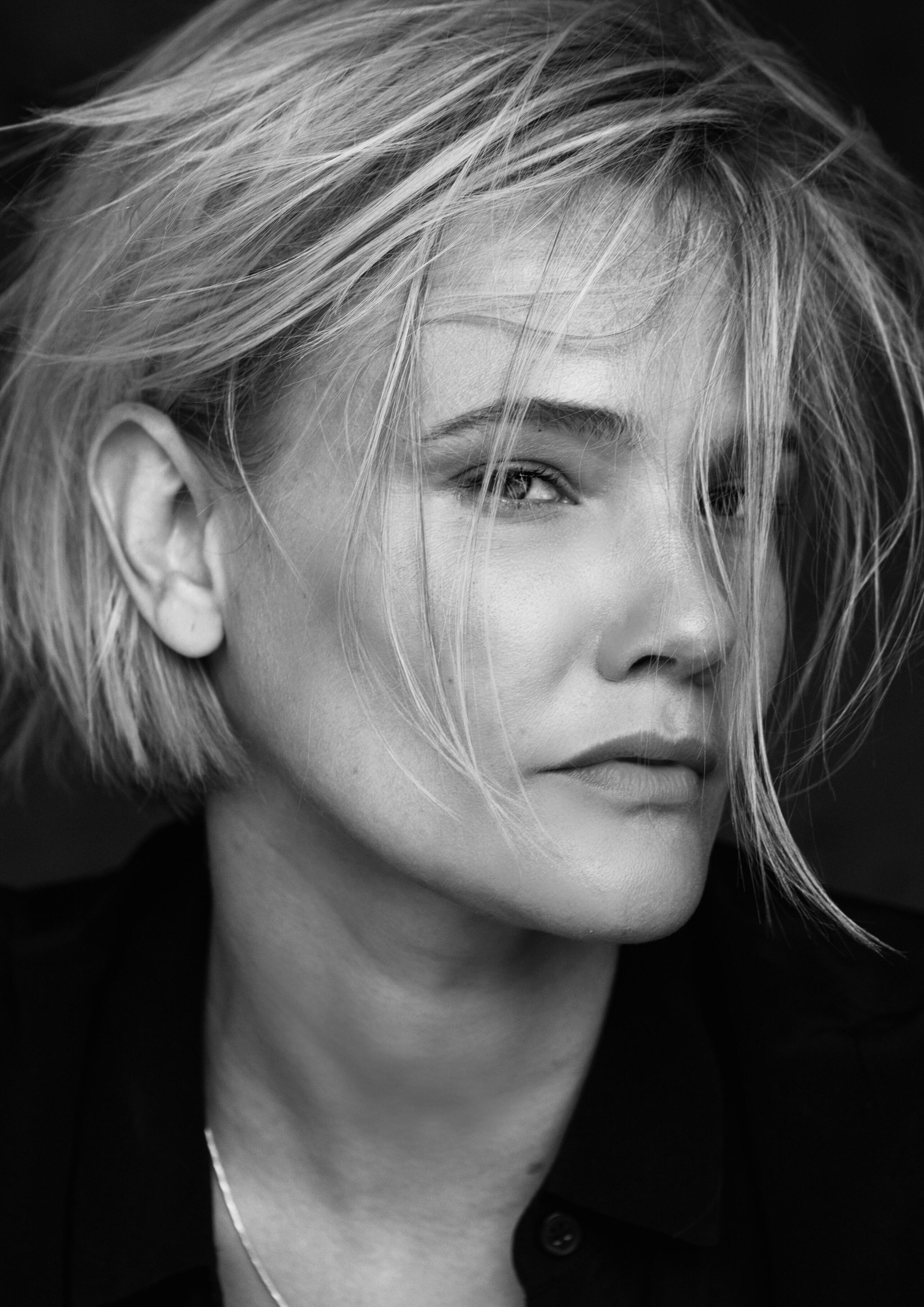 actor Sara Visser large photo