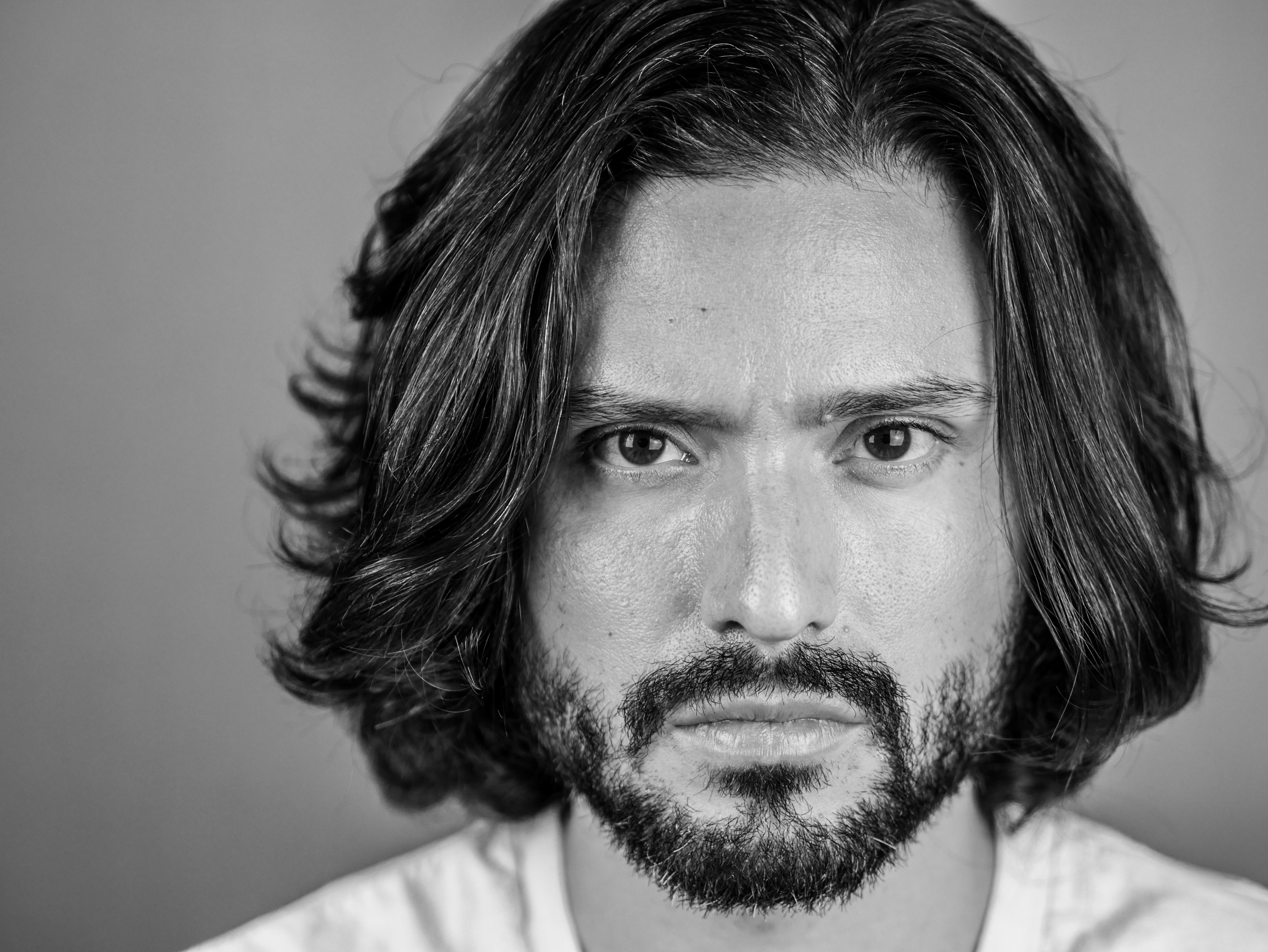 actor Arturo Lizardi large photo