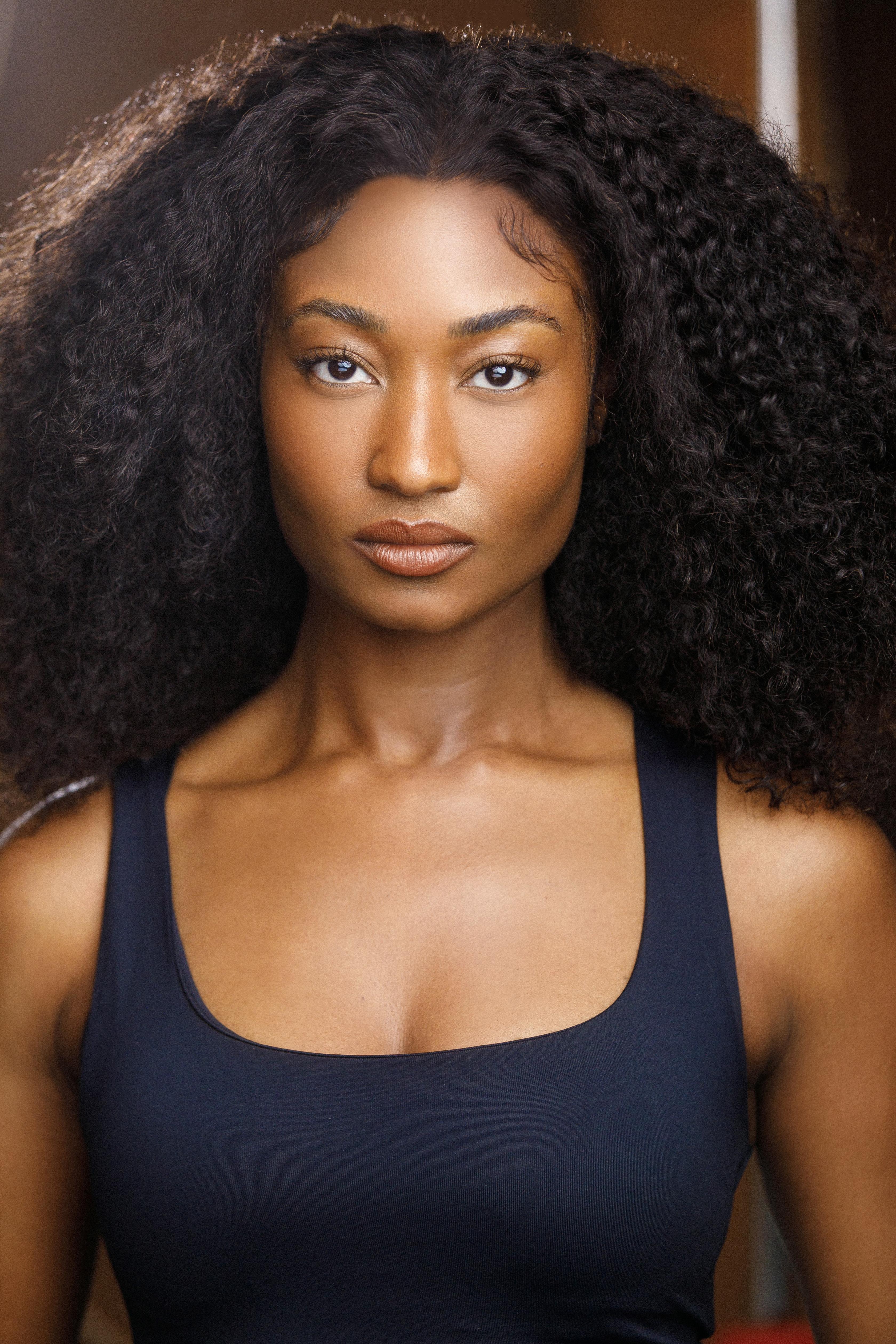 actor Vanessa Donovan large photo