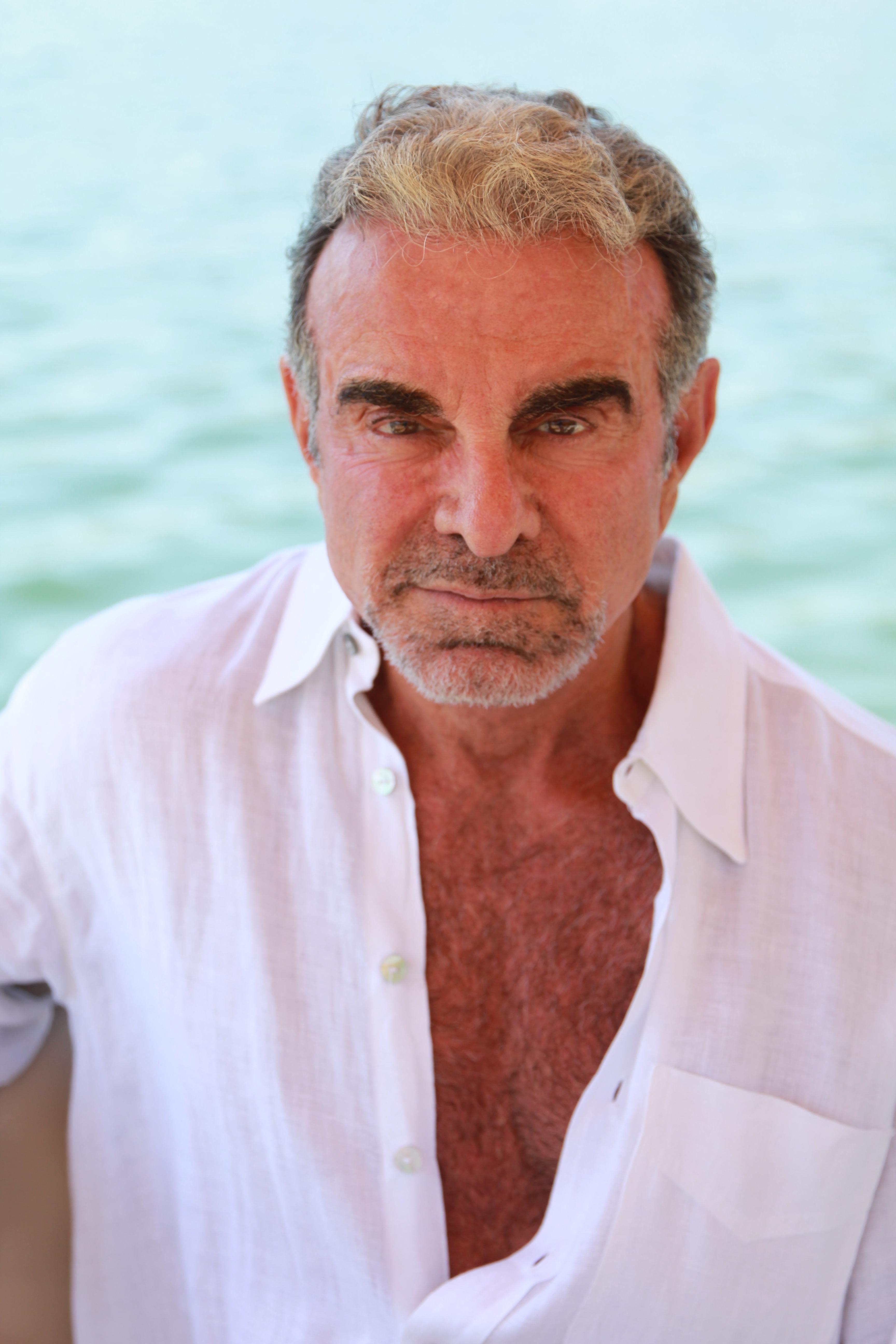 actor Buzz Cuccia large photo