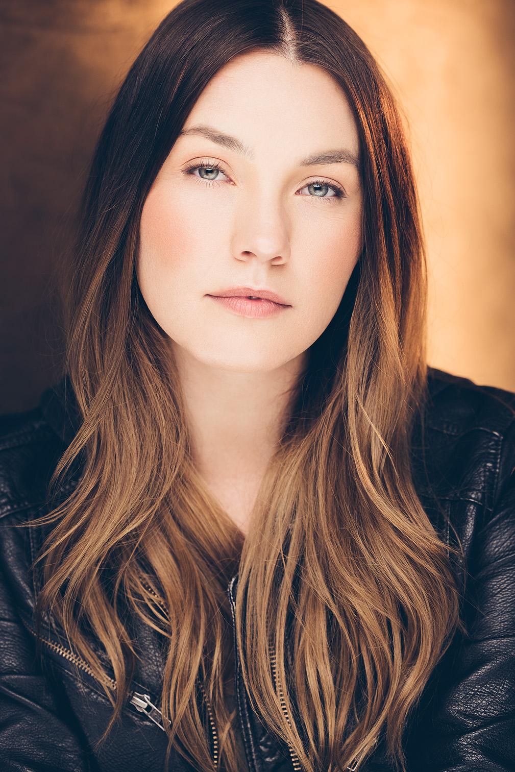 actor Audra Van Hees large photo