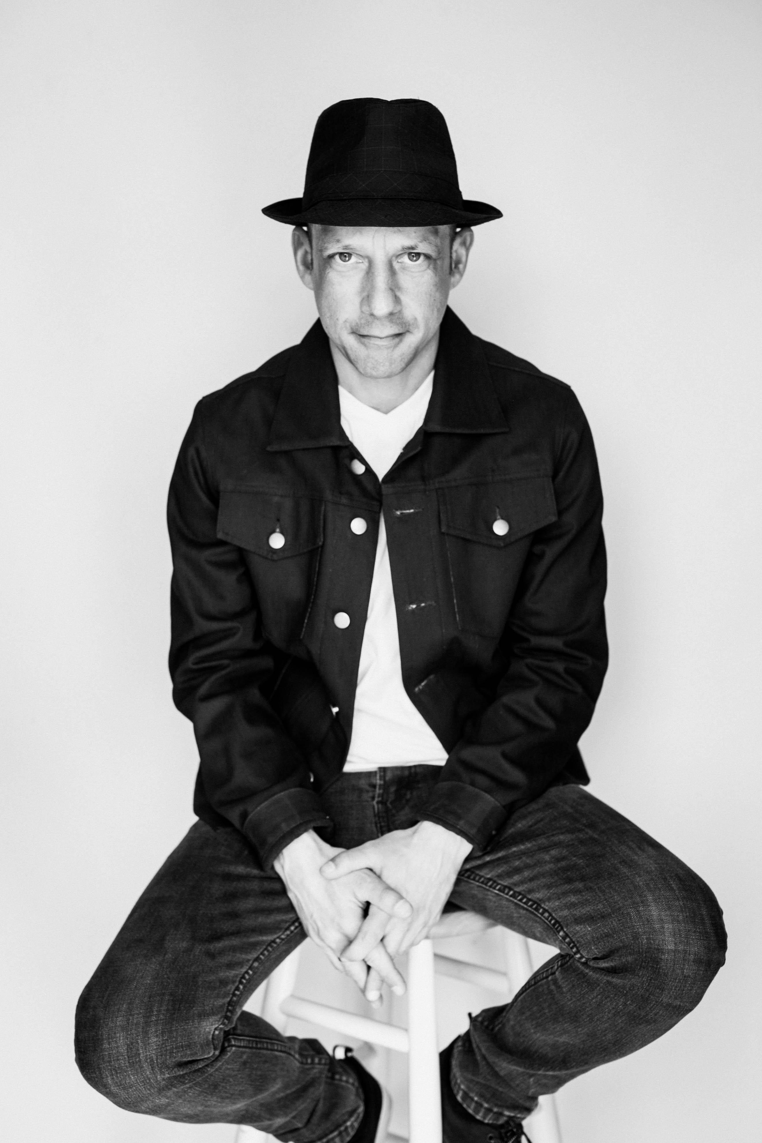 actor Rob Carpenter large photo