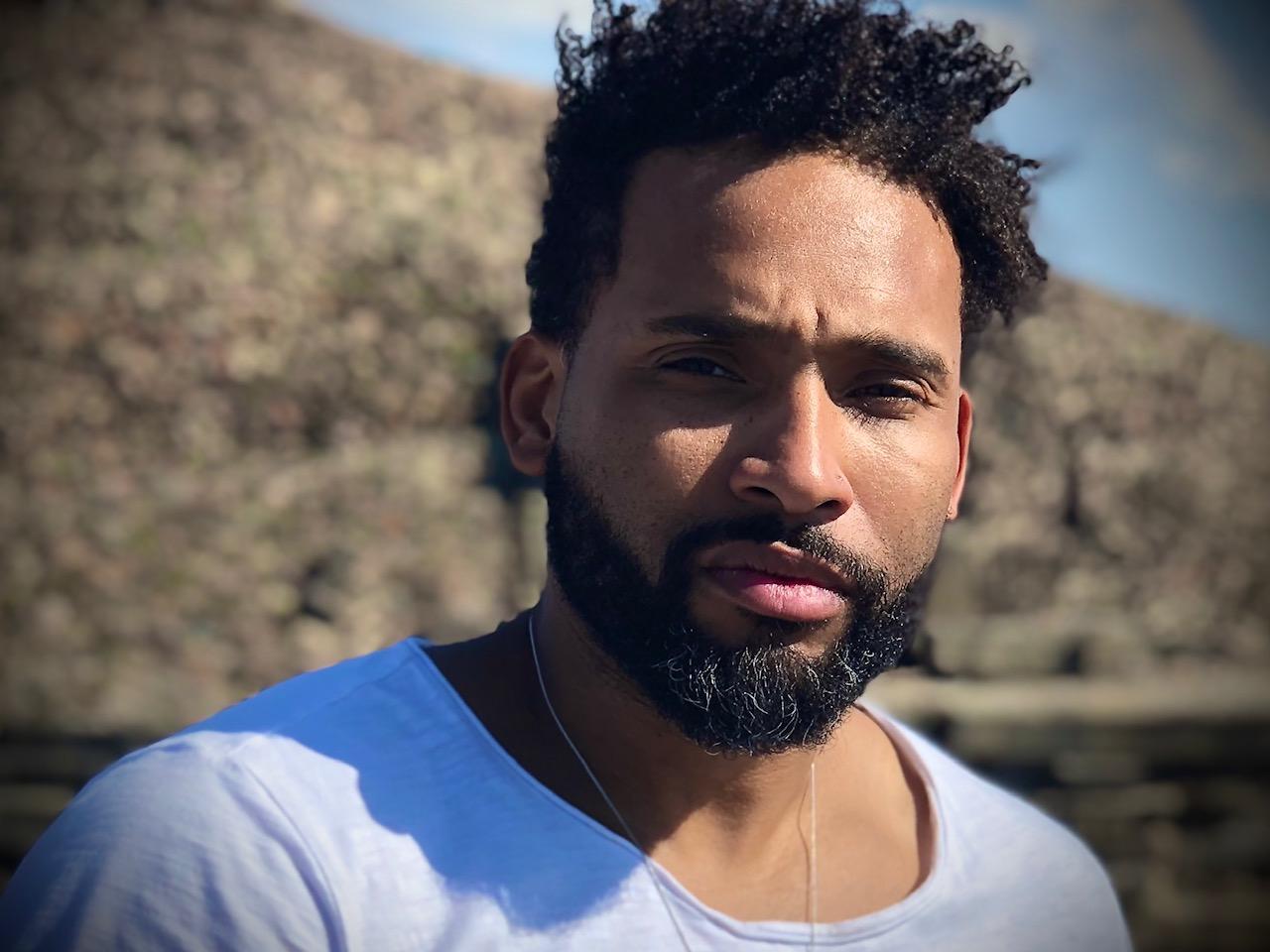 actor Addison Henderson large photo