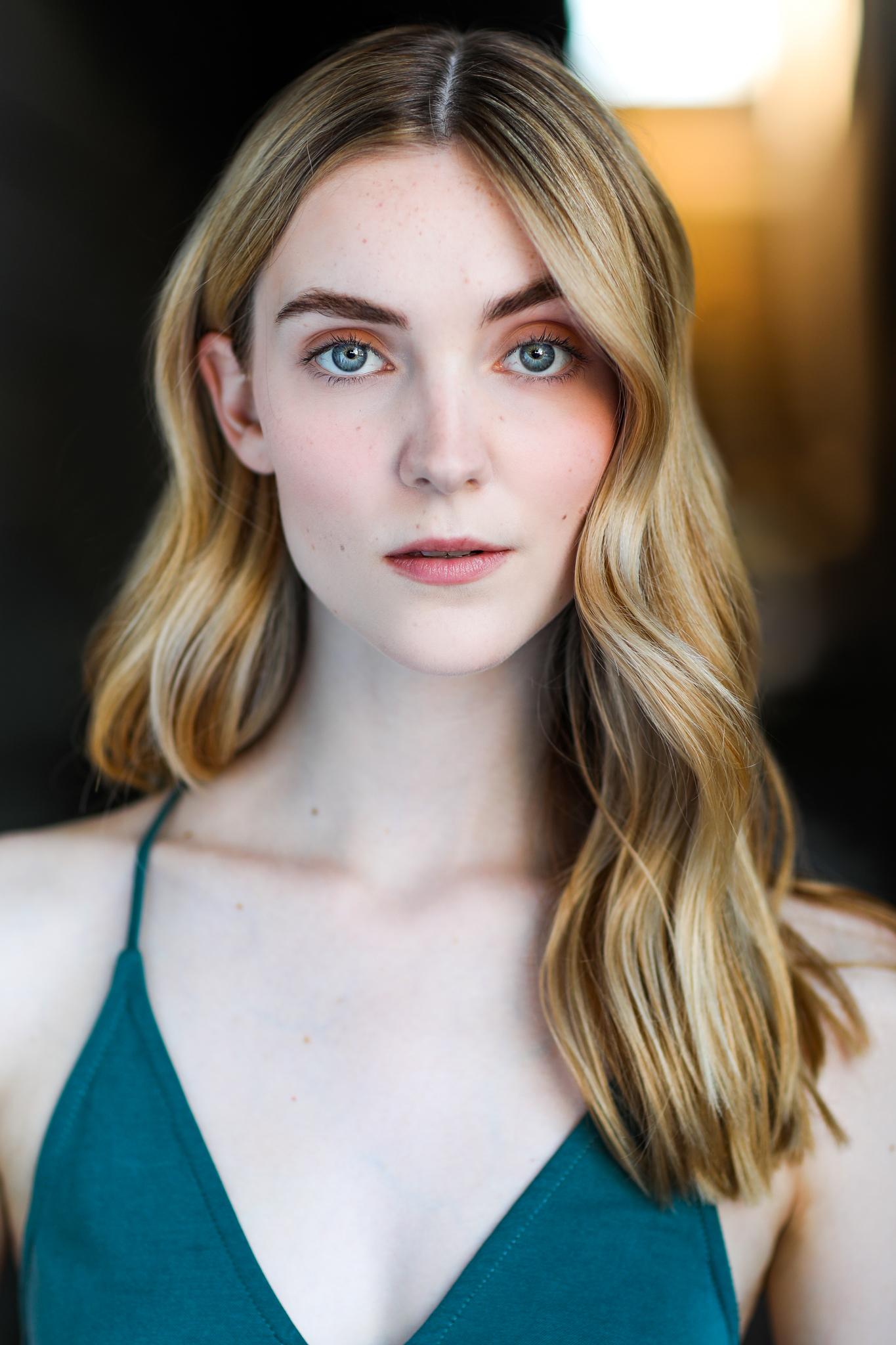 actor Kate Edmonds large photo