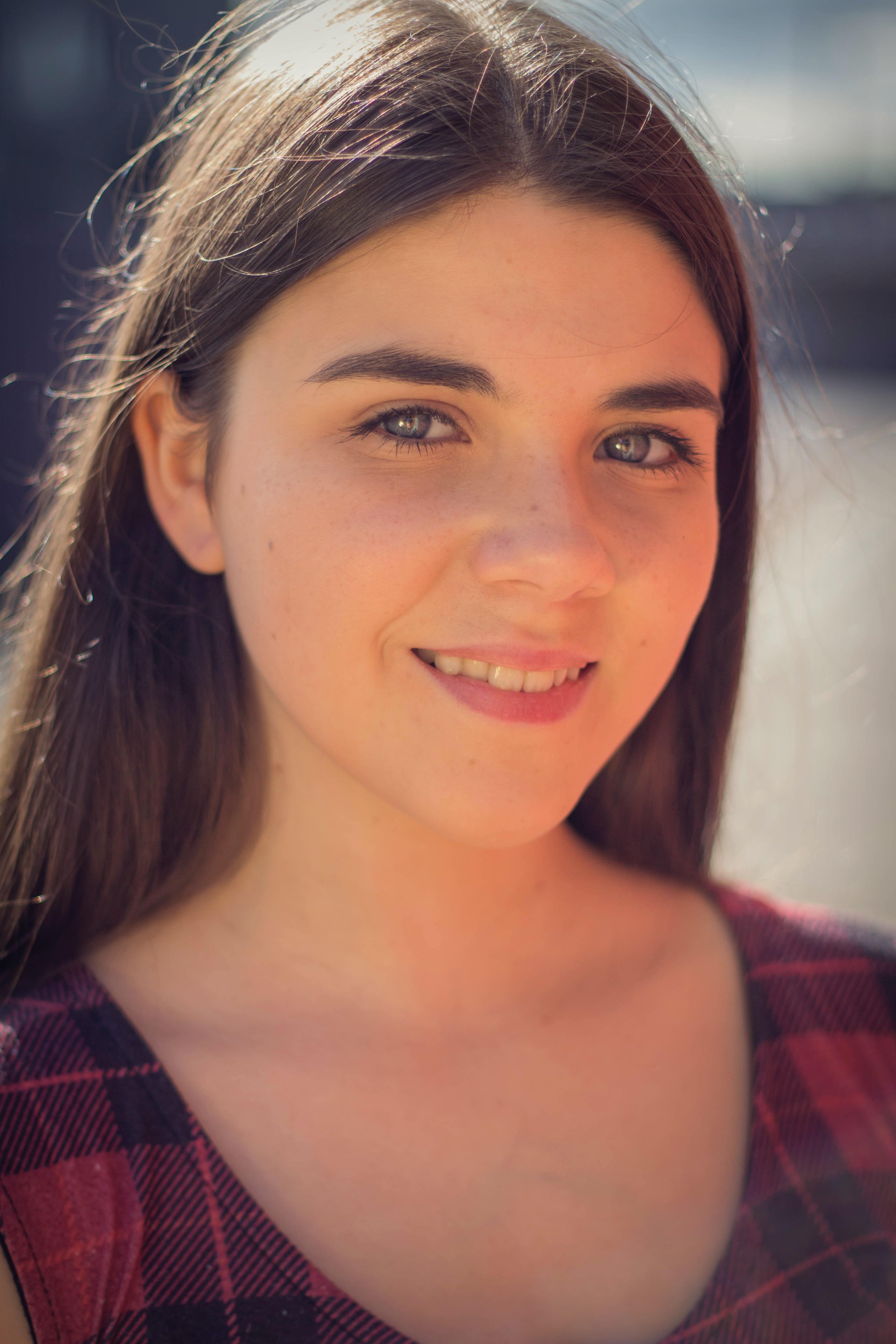 actor Briony Monroe large photo