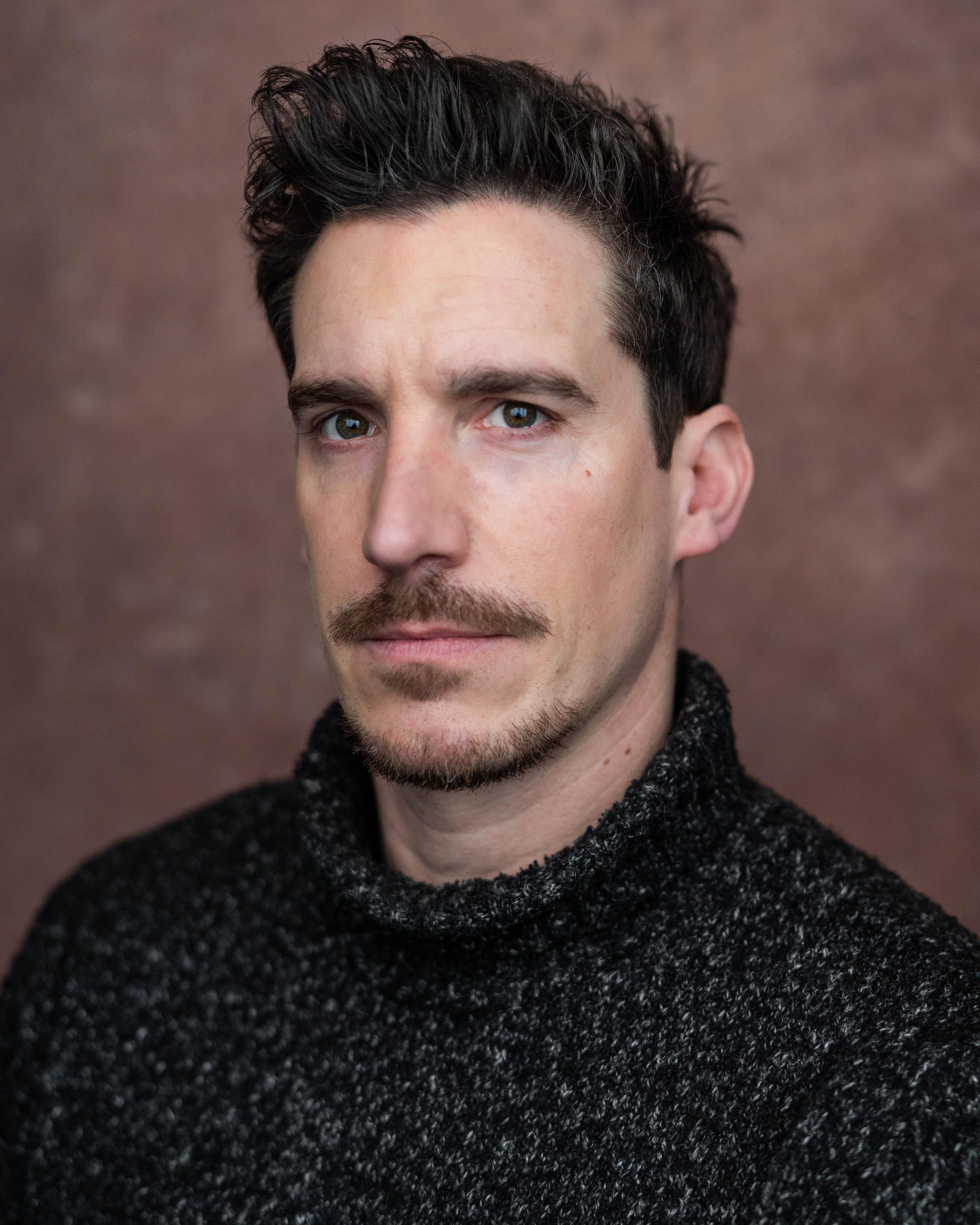 actor Luke Ireland large photo